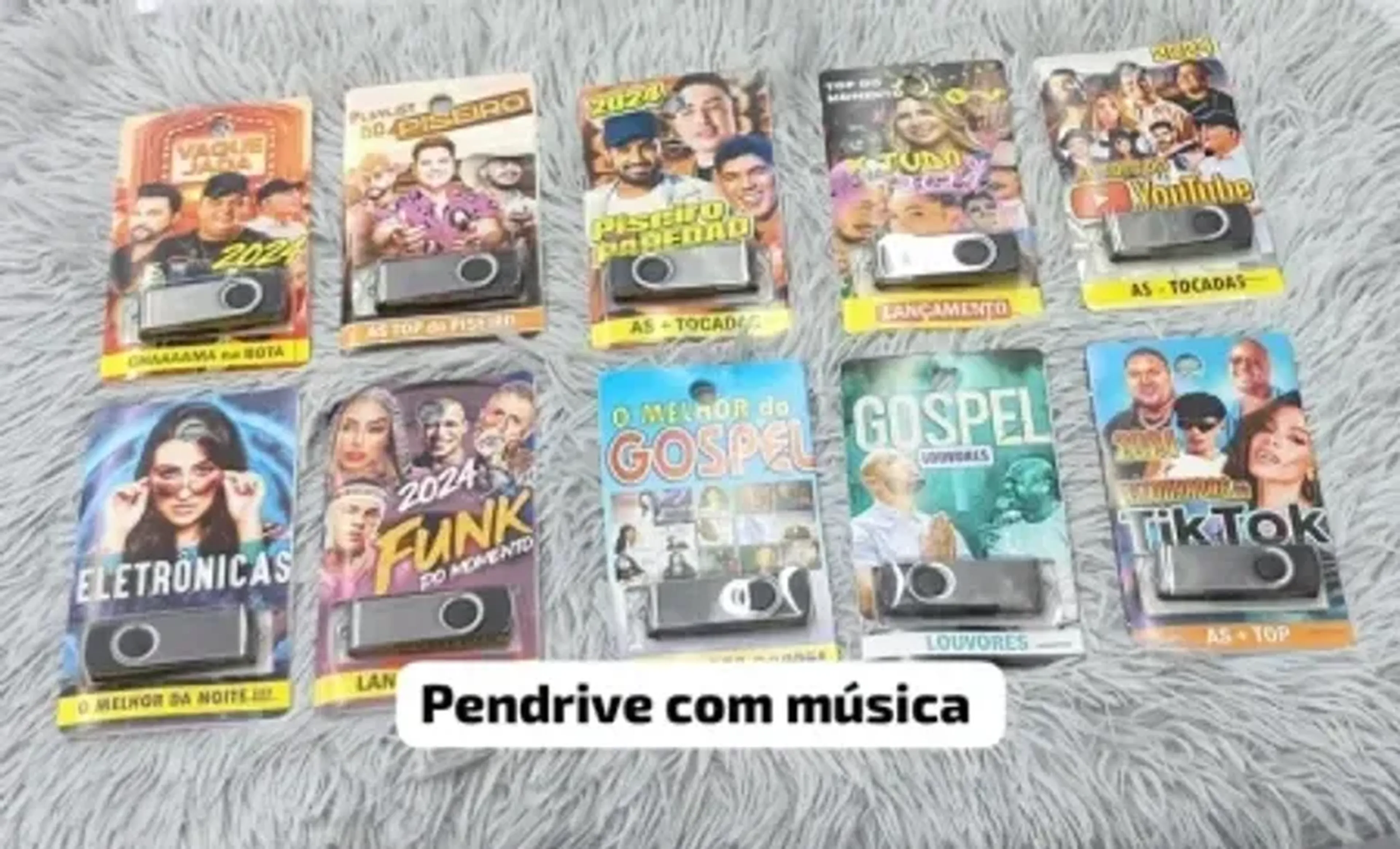 Pen Drive Com mais de 500 Música de Diversos Estilos Gravado imagem