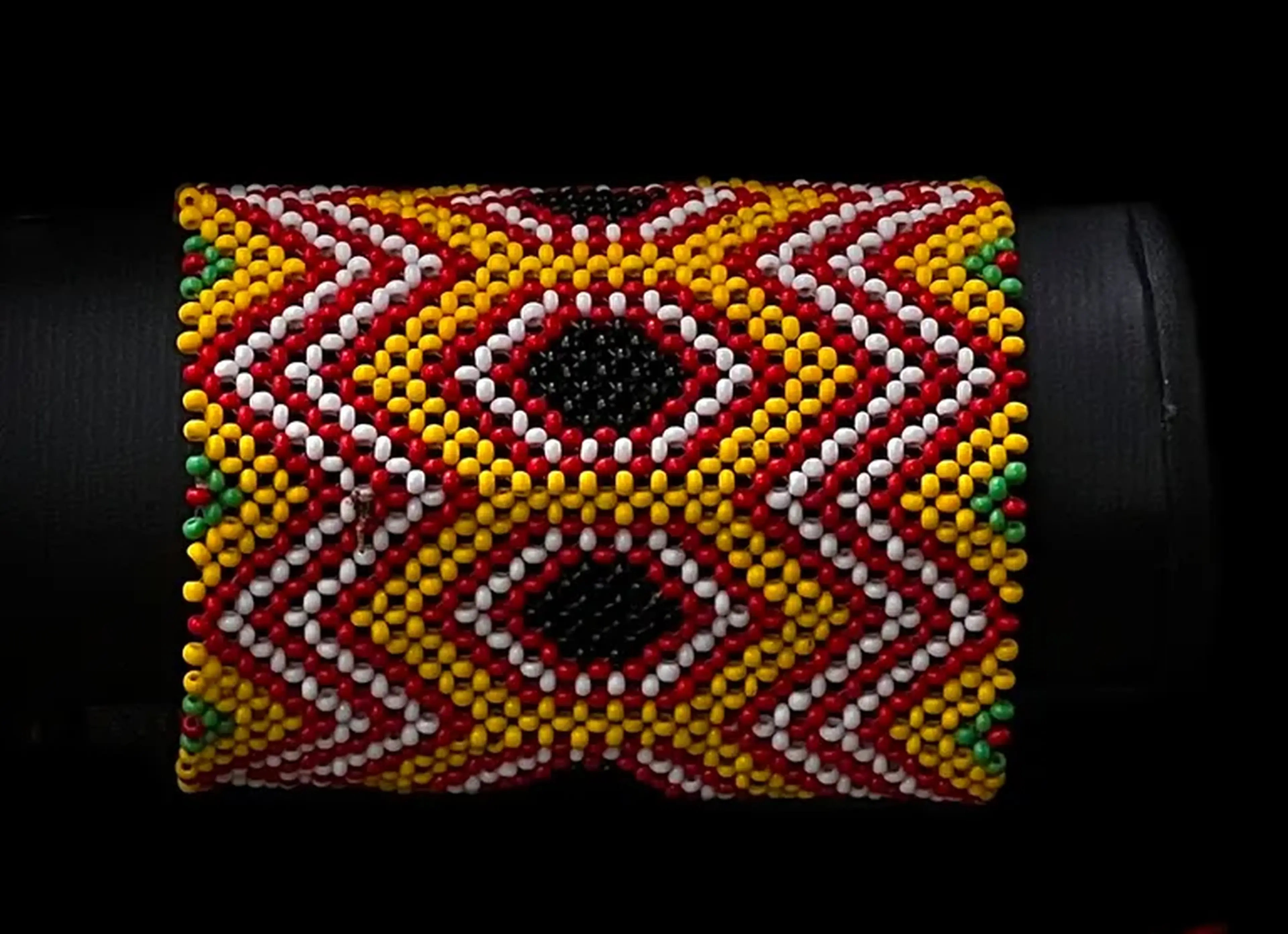 Pulseira com grafismo casco do jabuti imagem