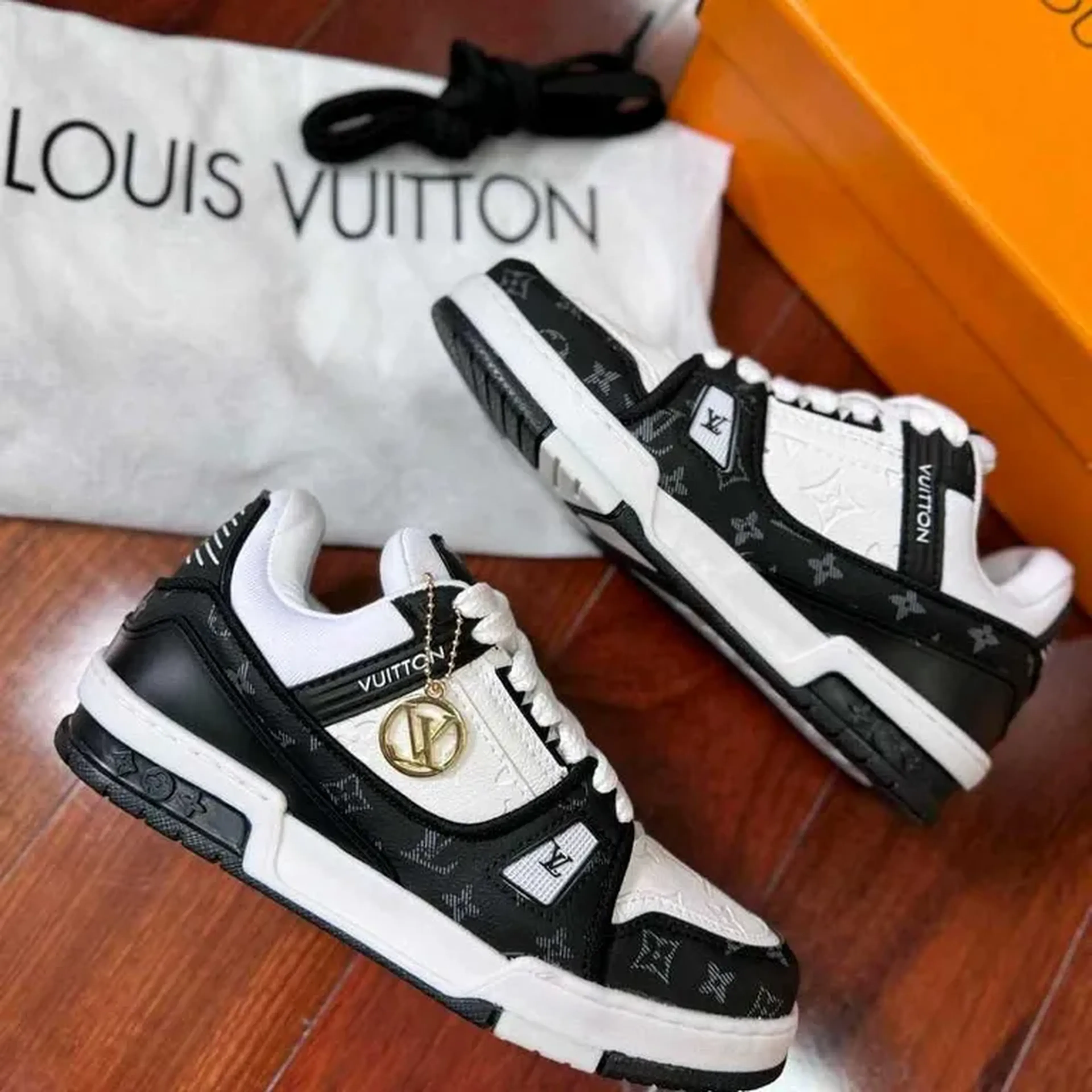 Louis Vuitton Preto e Branco imagem