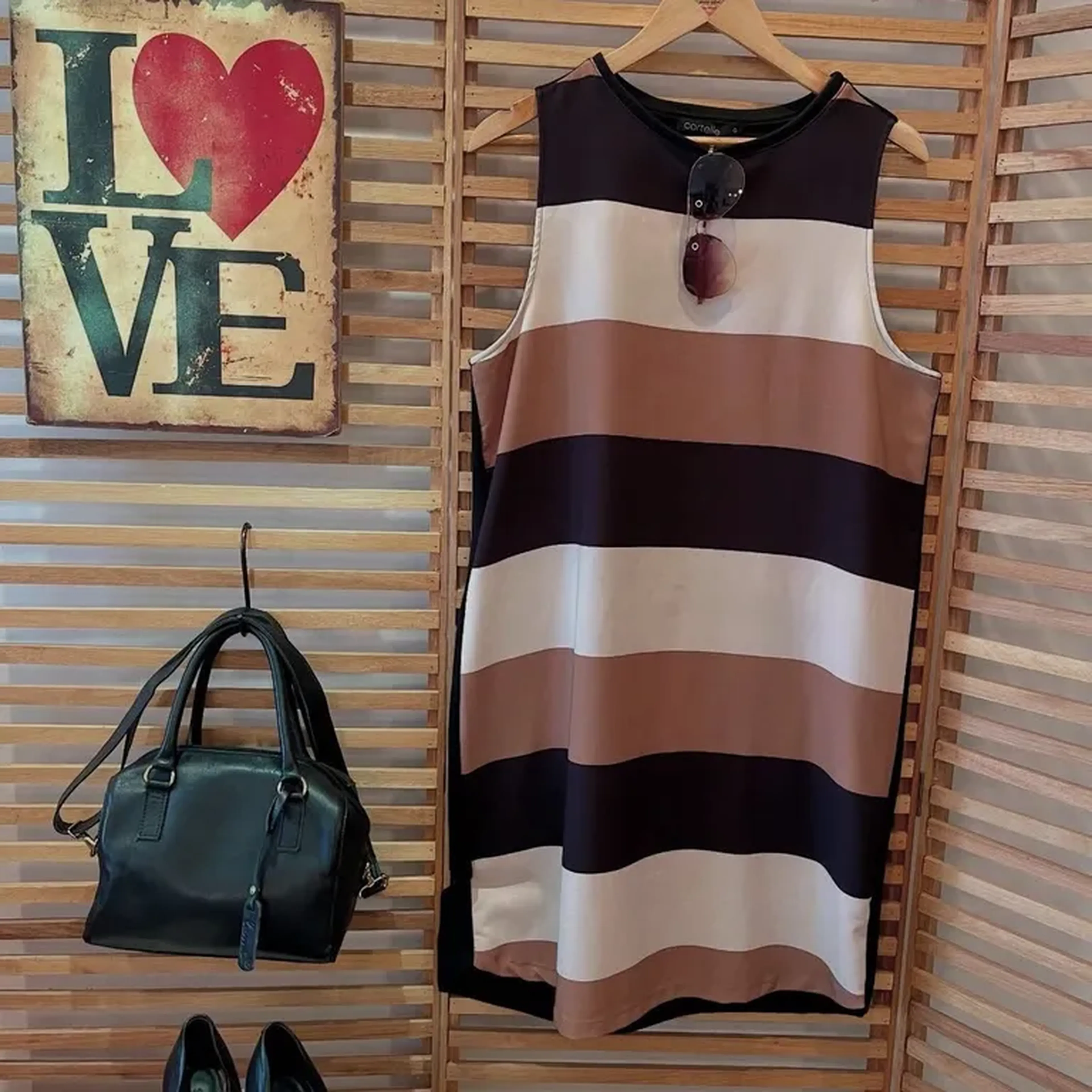 combo vestido + blusa + calça + cordão imagem