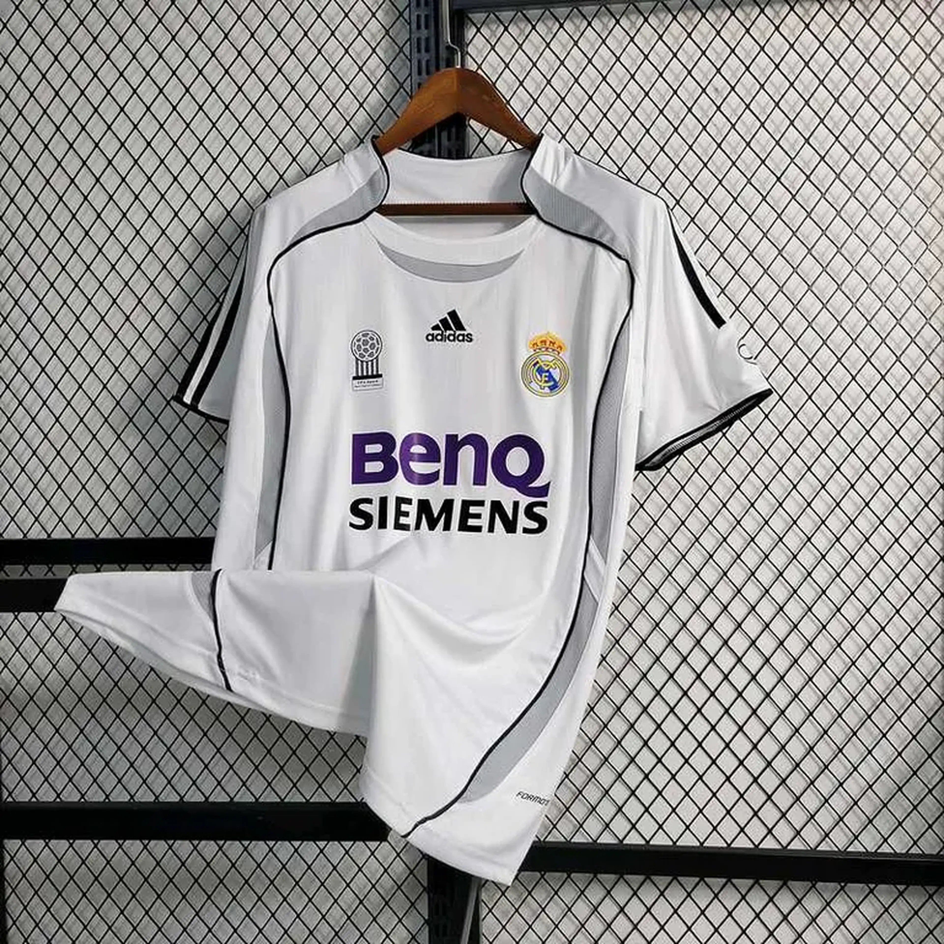 Retro 2006-07 Real Madrid imagem
