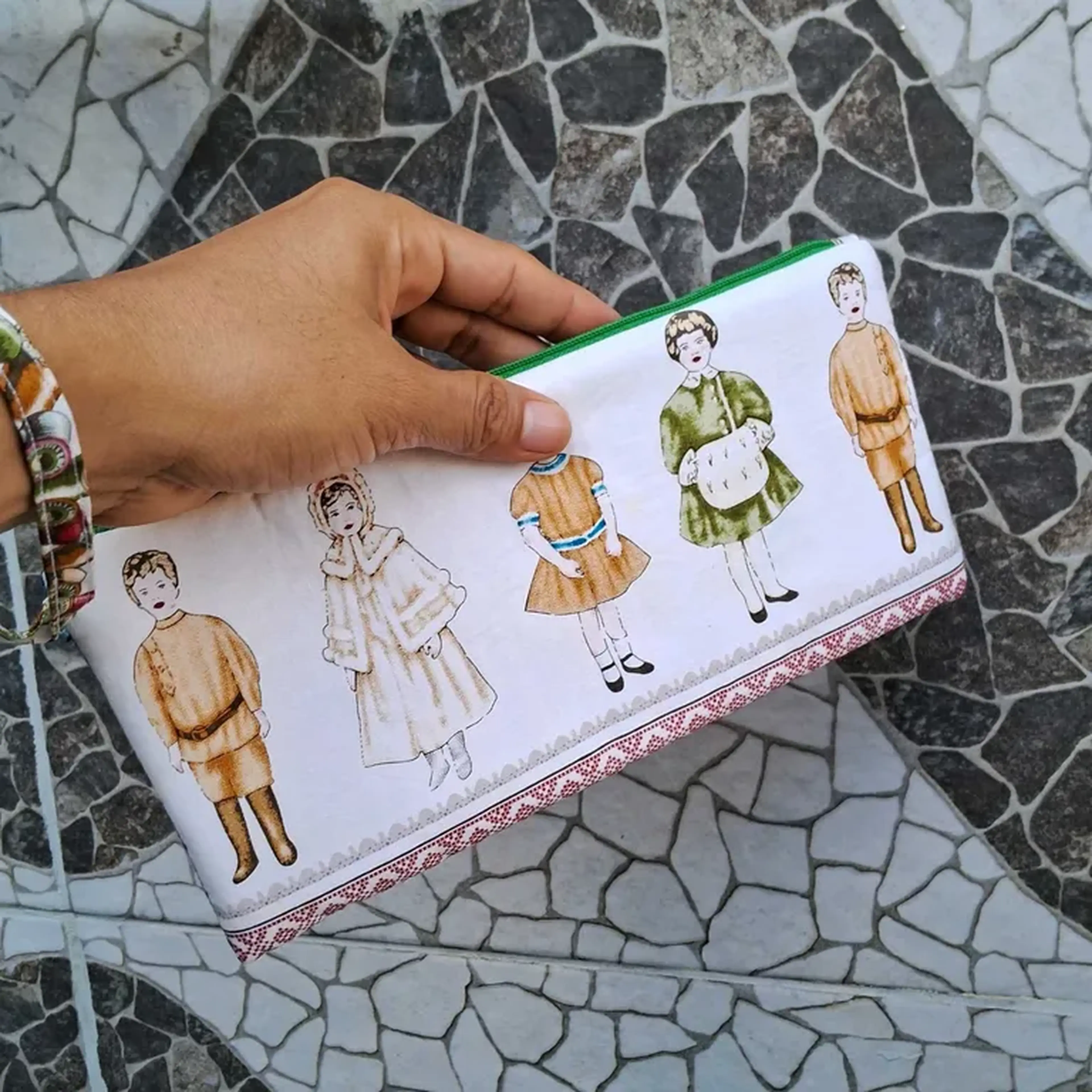 Bolsa de mão estampa Retrô imagem