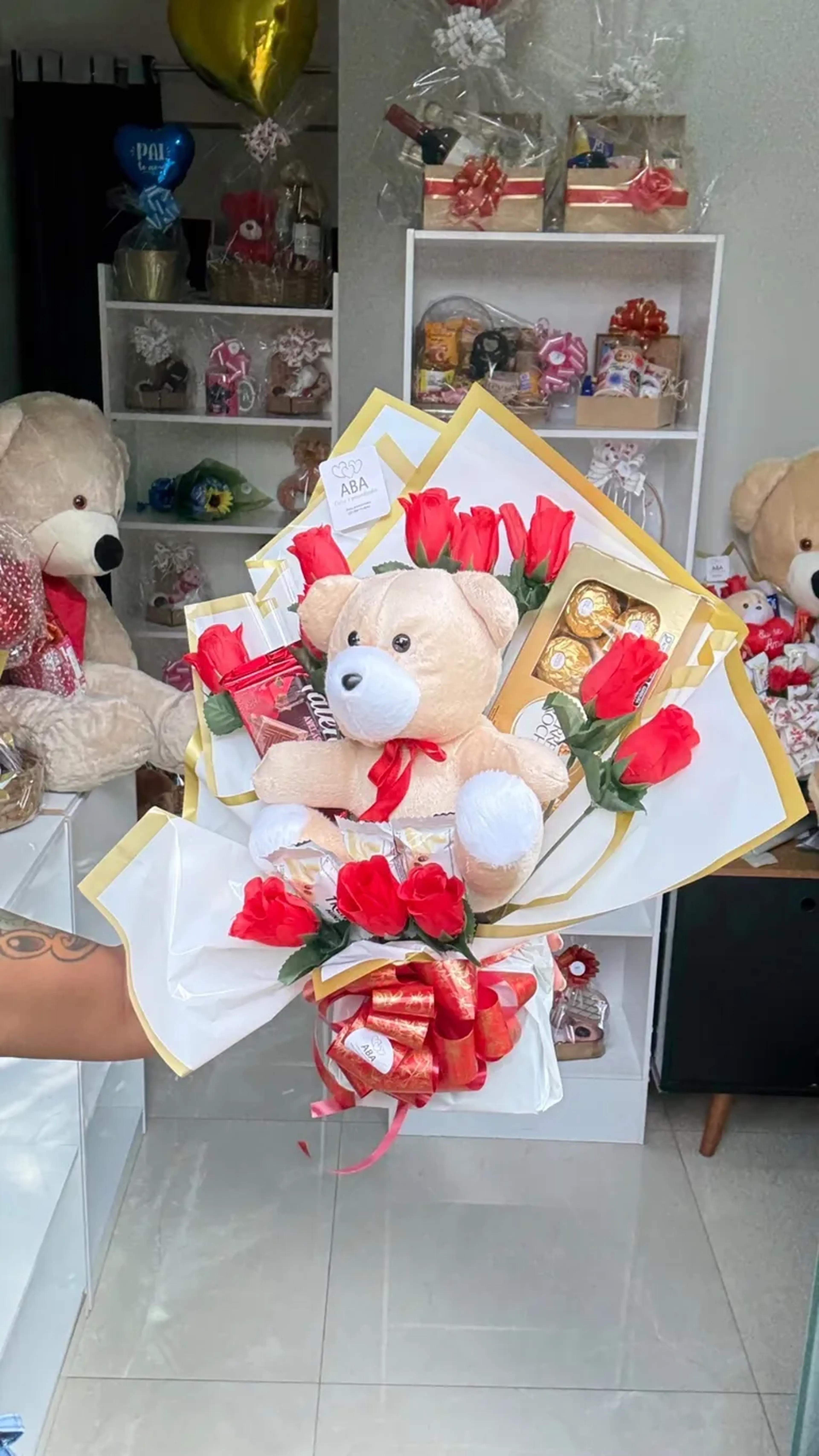 Buquê pelúcia com Ferrero imagem