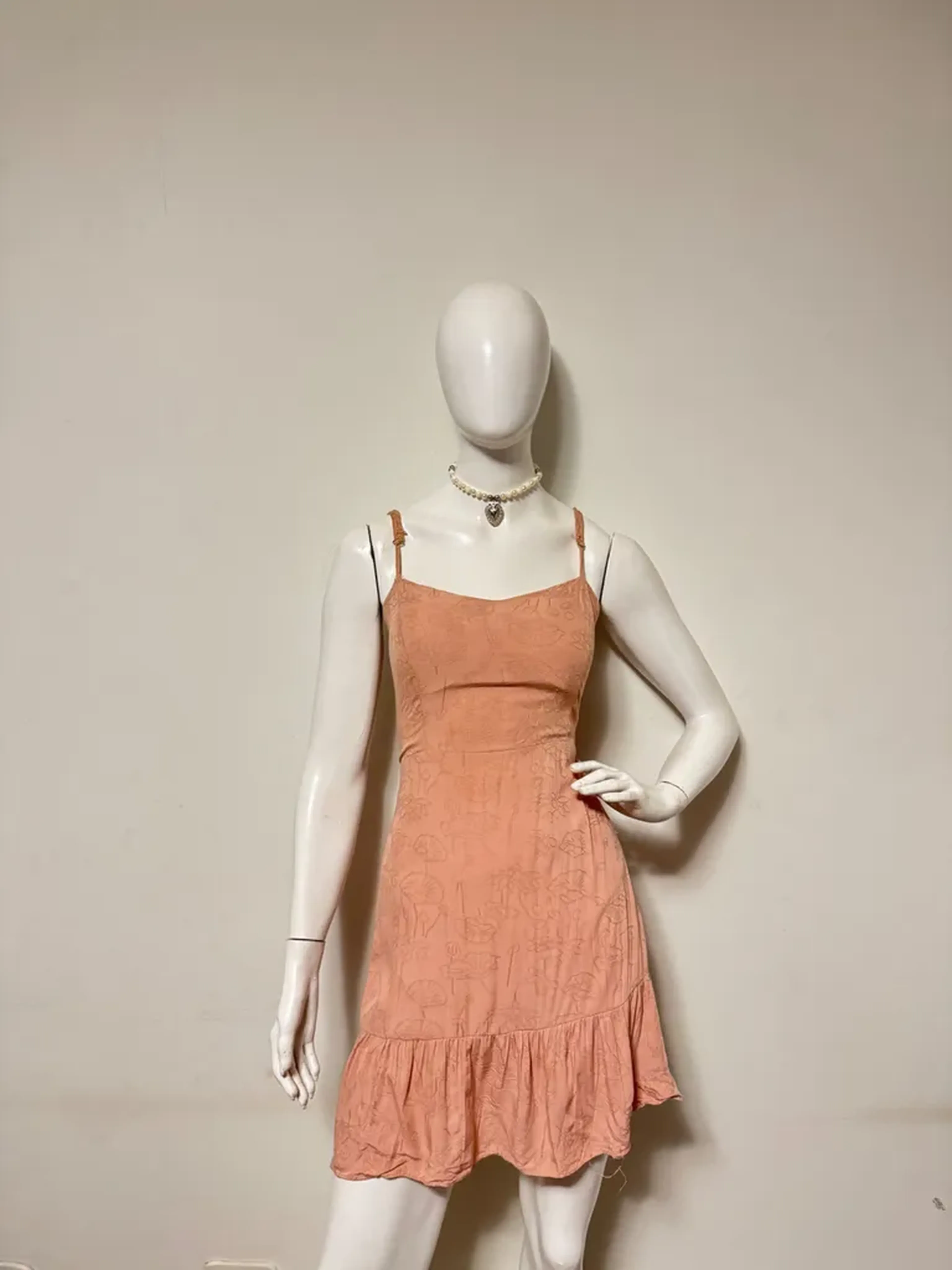 Vestido bege viscose com bojo imagem