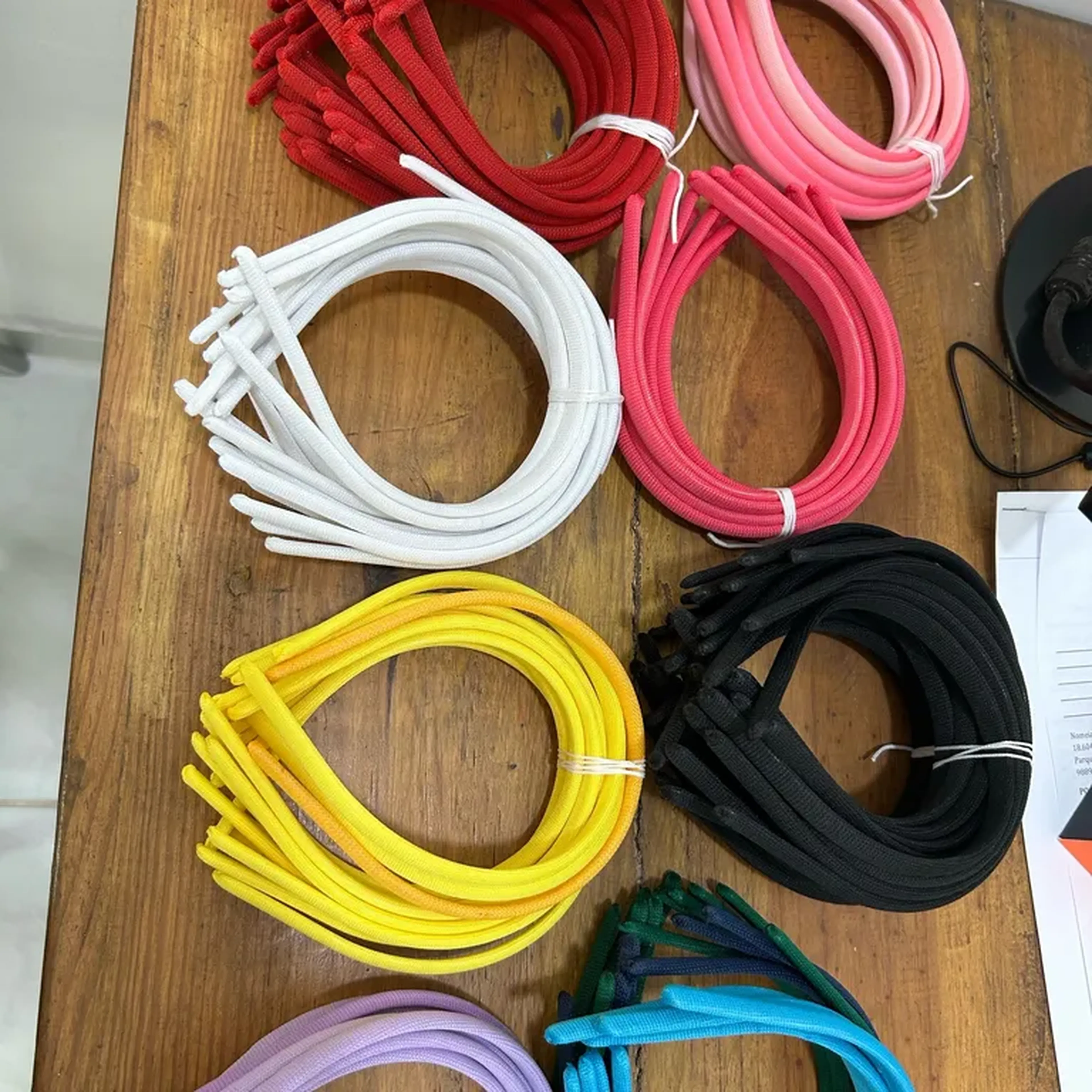 Tiaras coloridas imagem