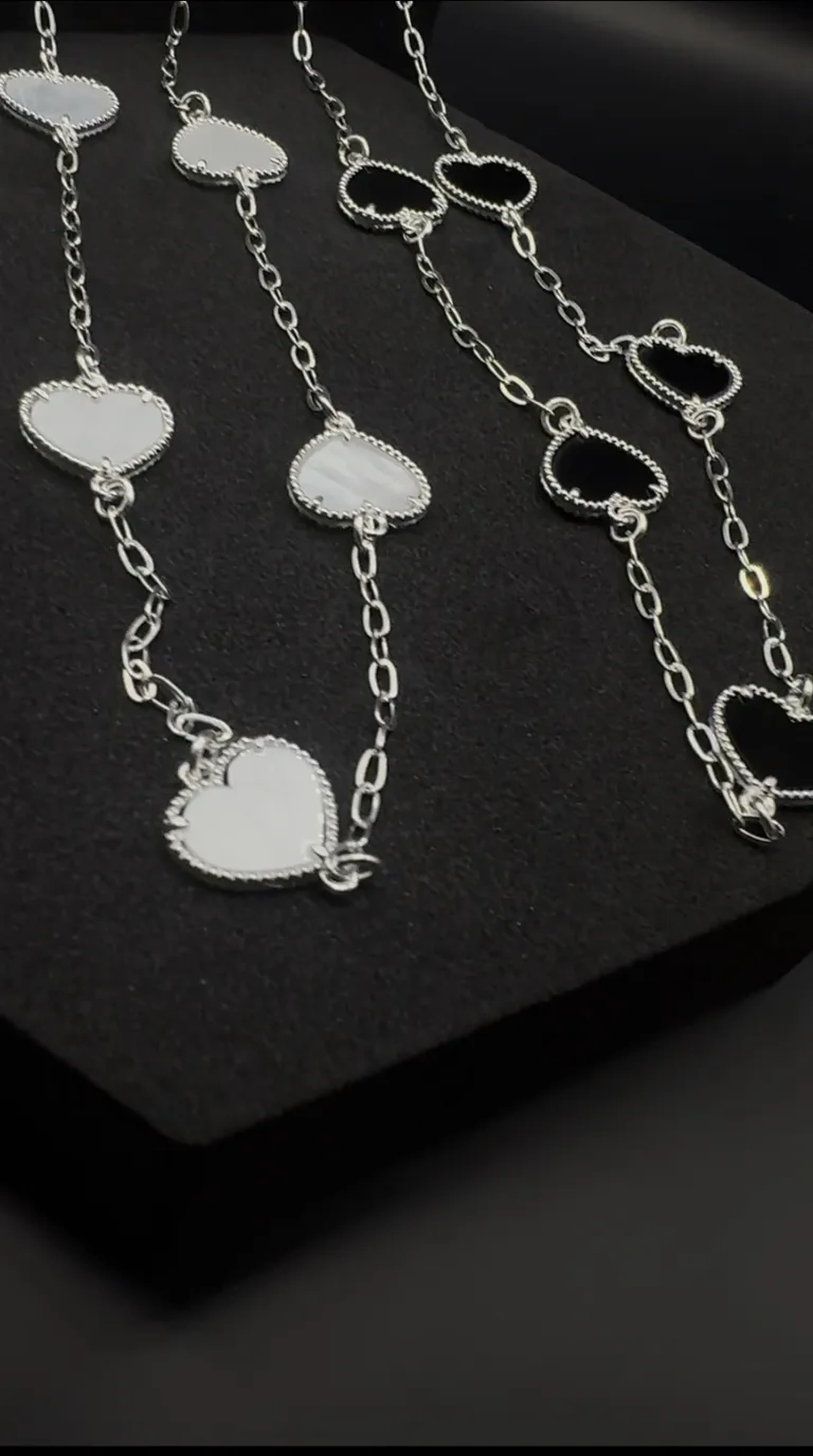 COLAR CHOCKER 5 CORAÇÕES imagem