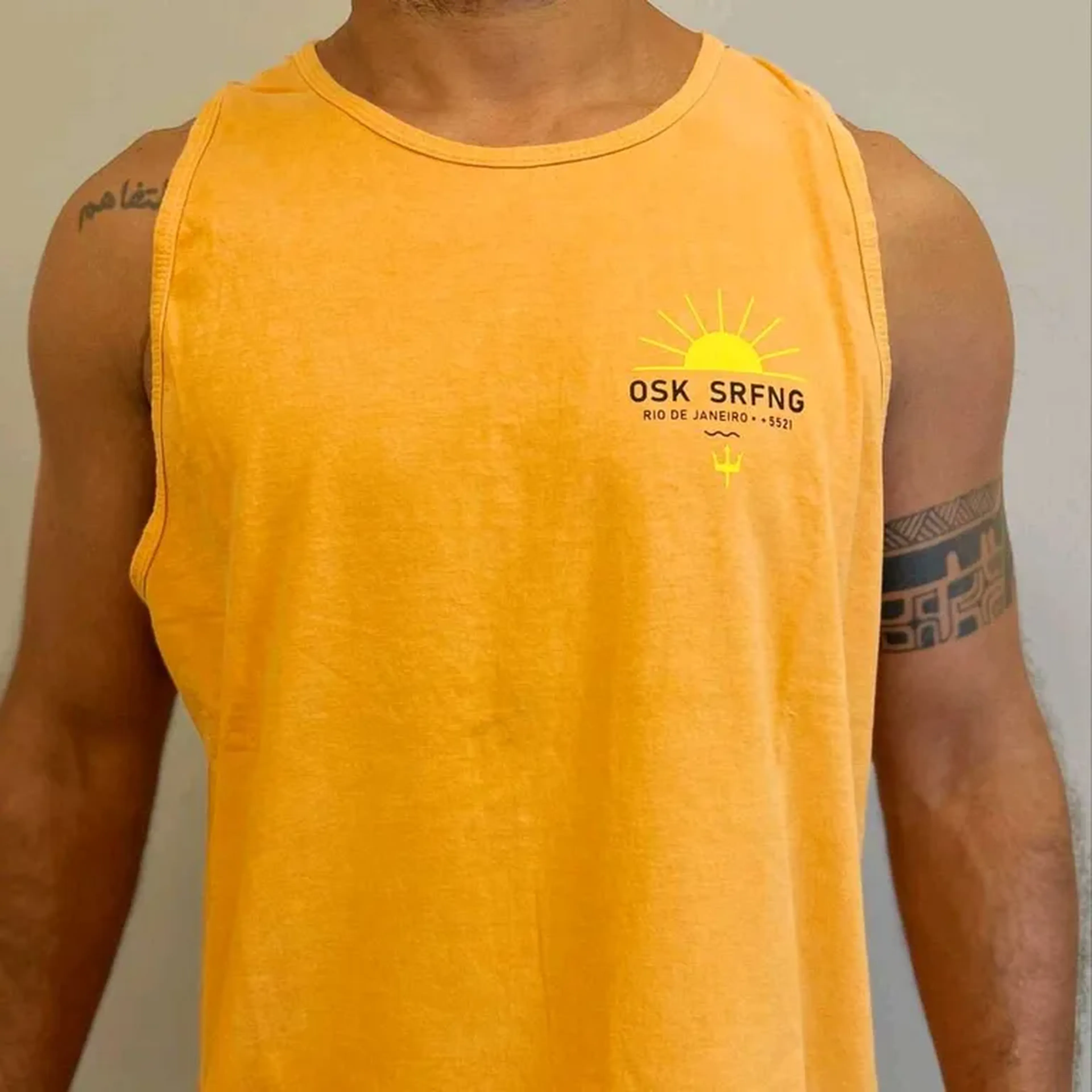 Camiseta Regata Osk sol laranja GG imagem