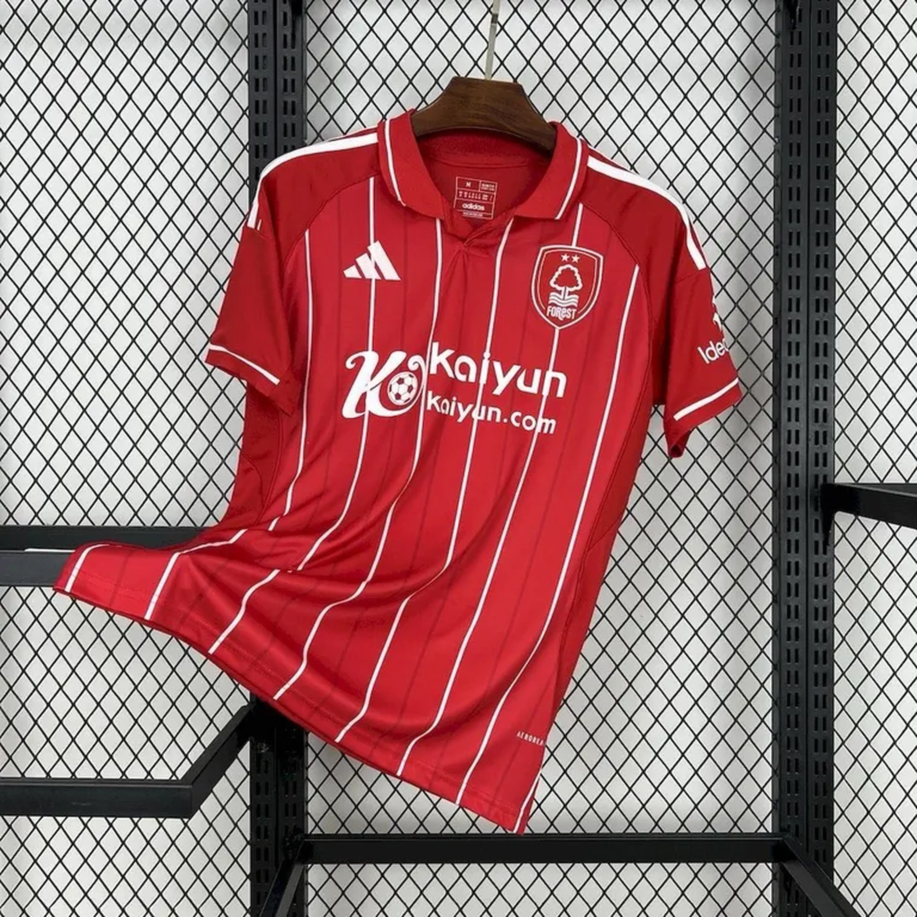 Camiseta Nottingham Forest Home 25 26 imagem