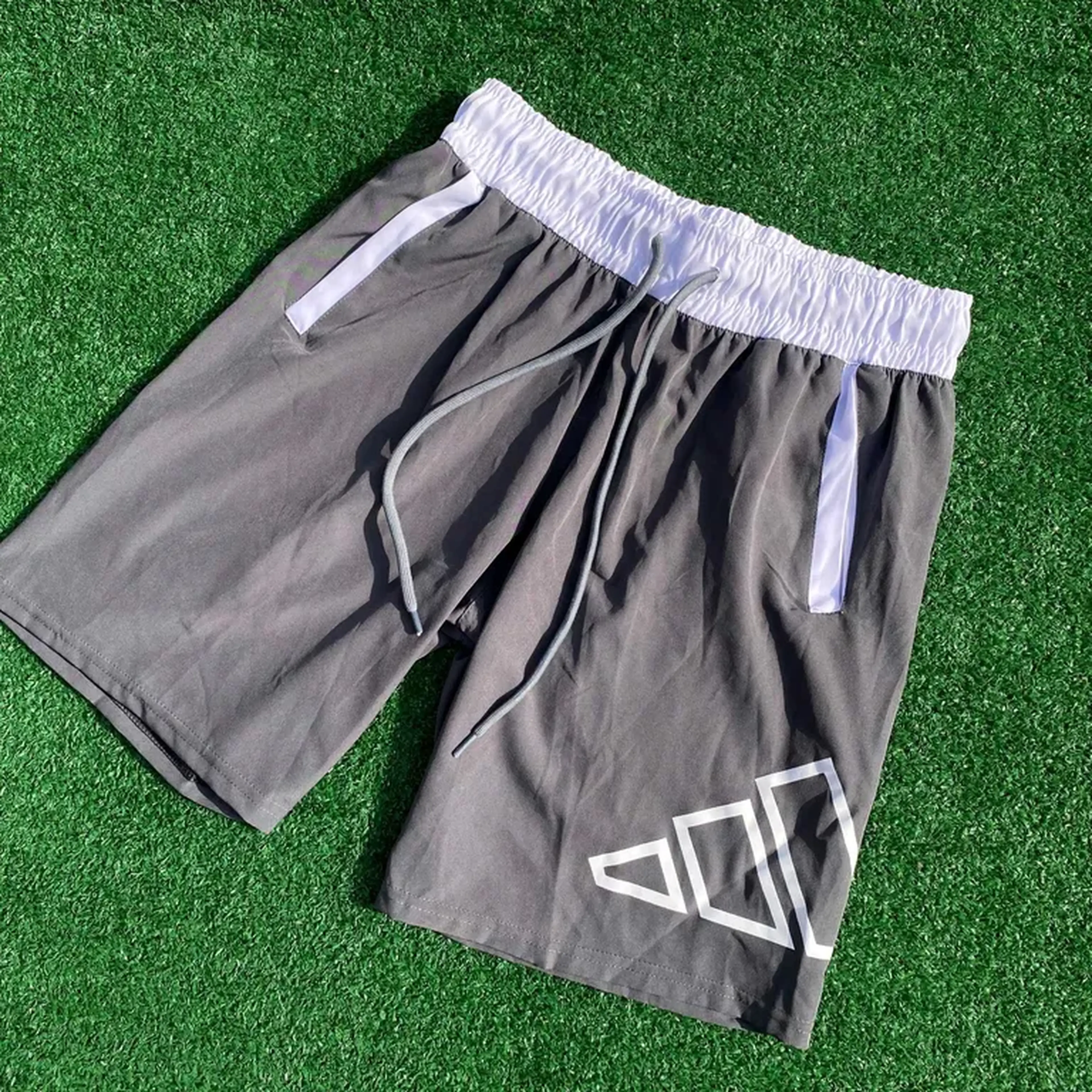 short Adidas imagem