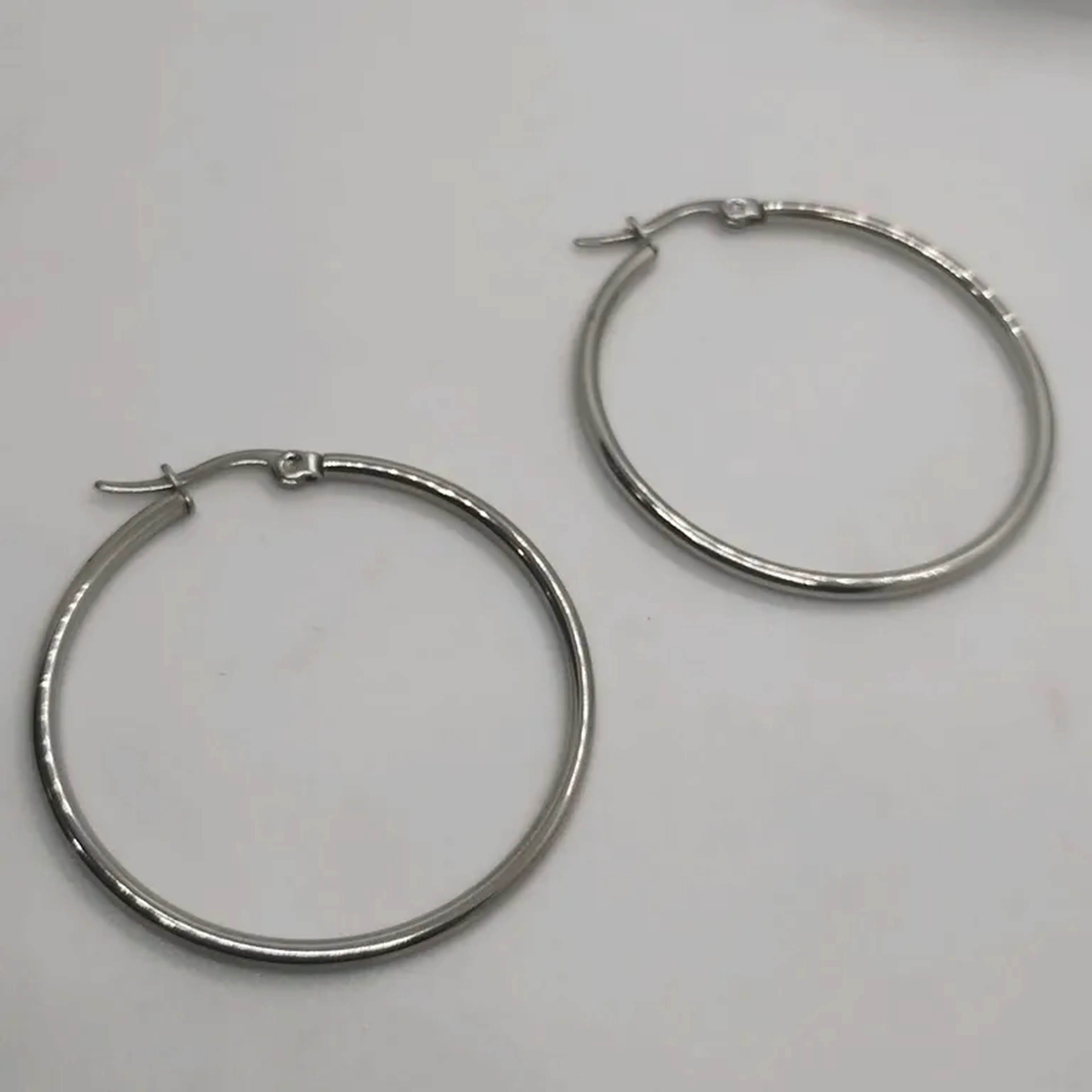 💕Argola em Aço Tamanho M 0225 imagem