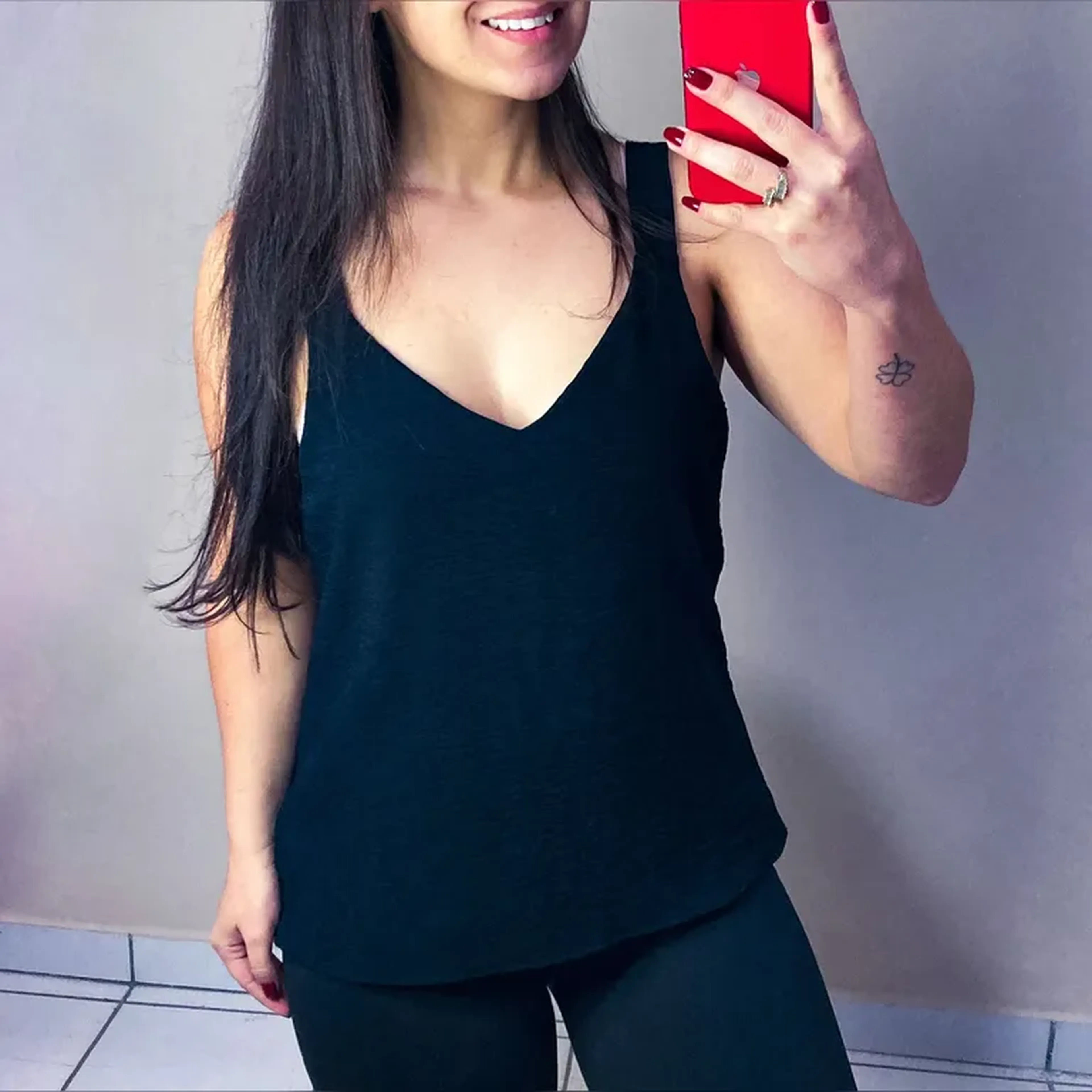 Blusa Manu Preto imagem