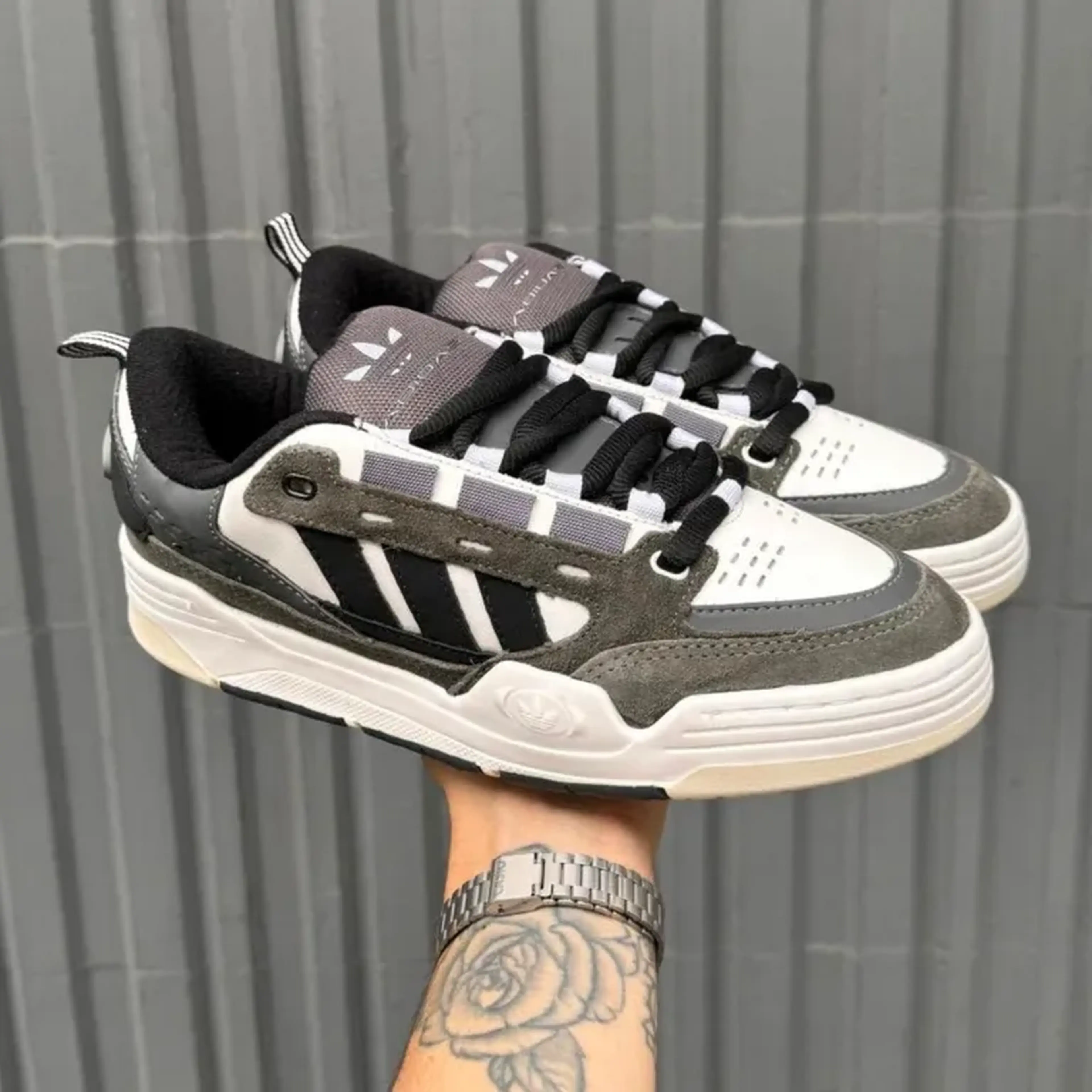 Adidas 2000 Chumbo e Branco Premium imagem