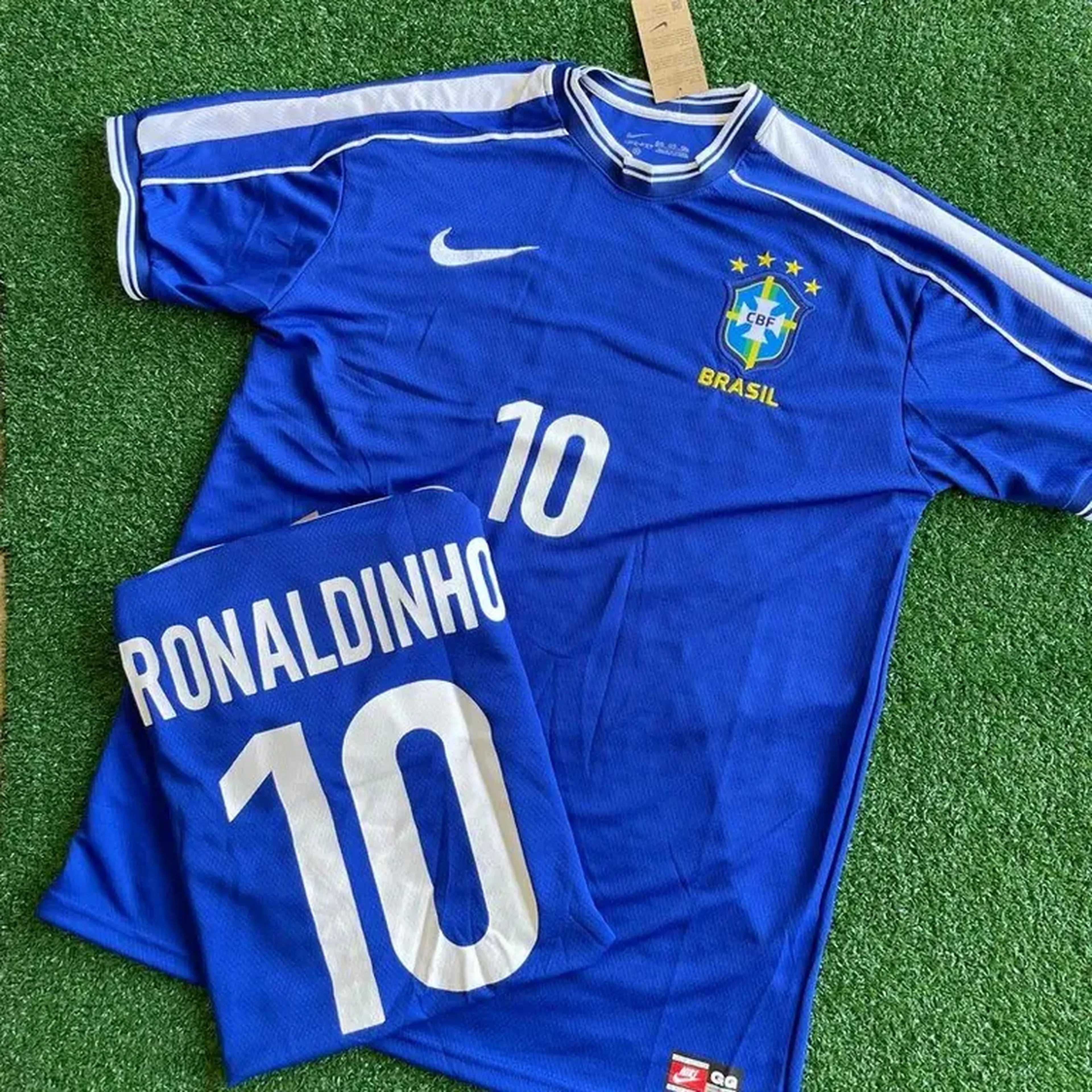 Camisa Nacional Premium Brasil Azul Ronaldinho Retrô imagem