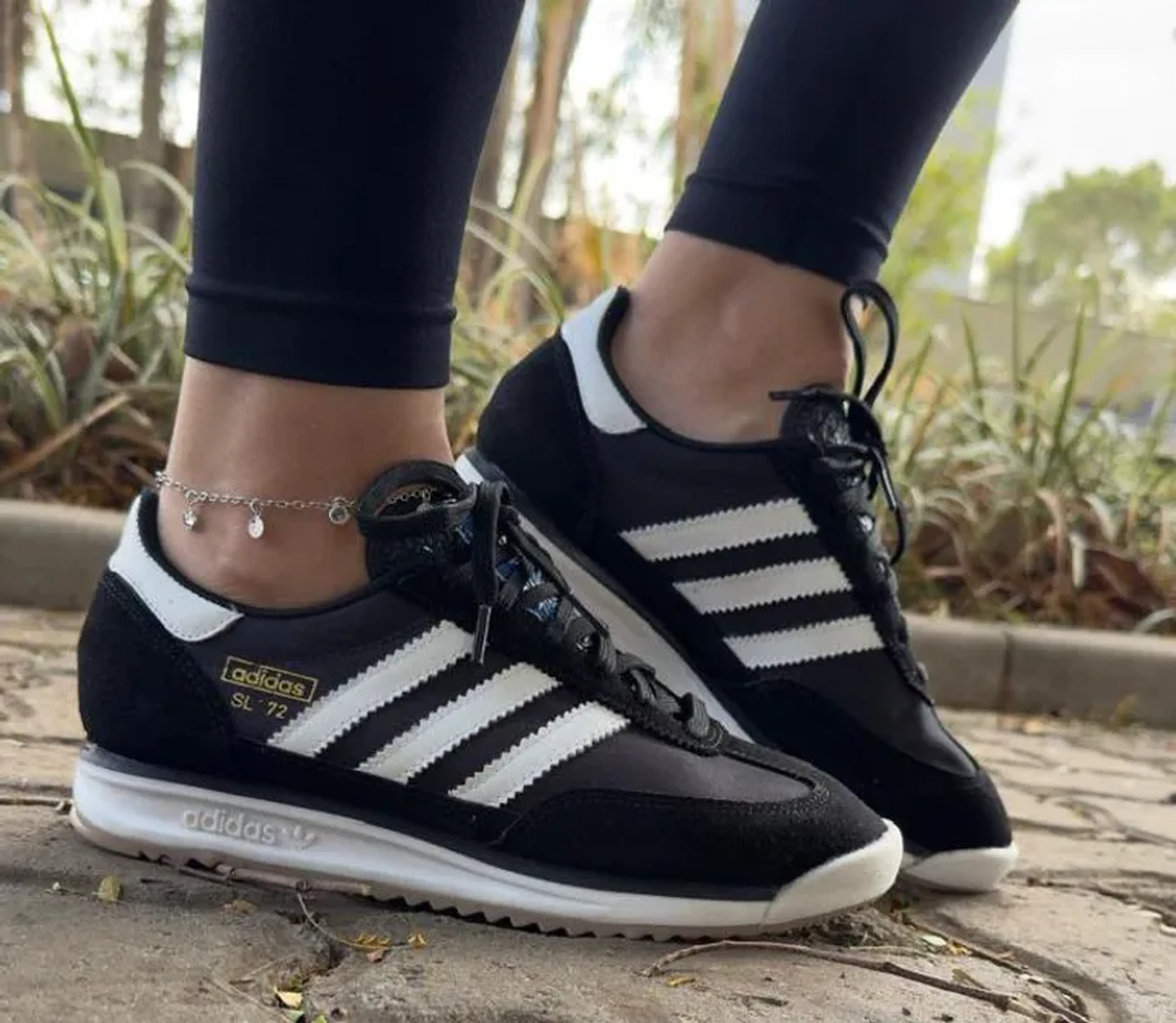 Adidas SL 72 Preto e Branco Premium imagem