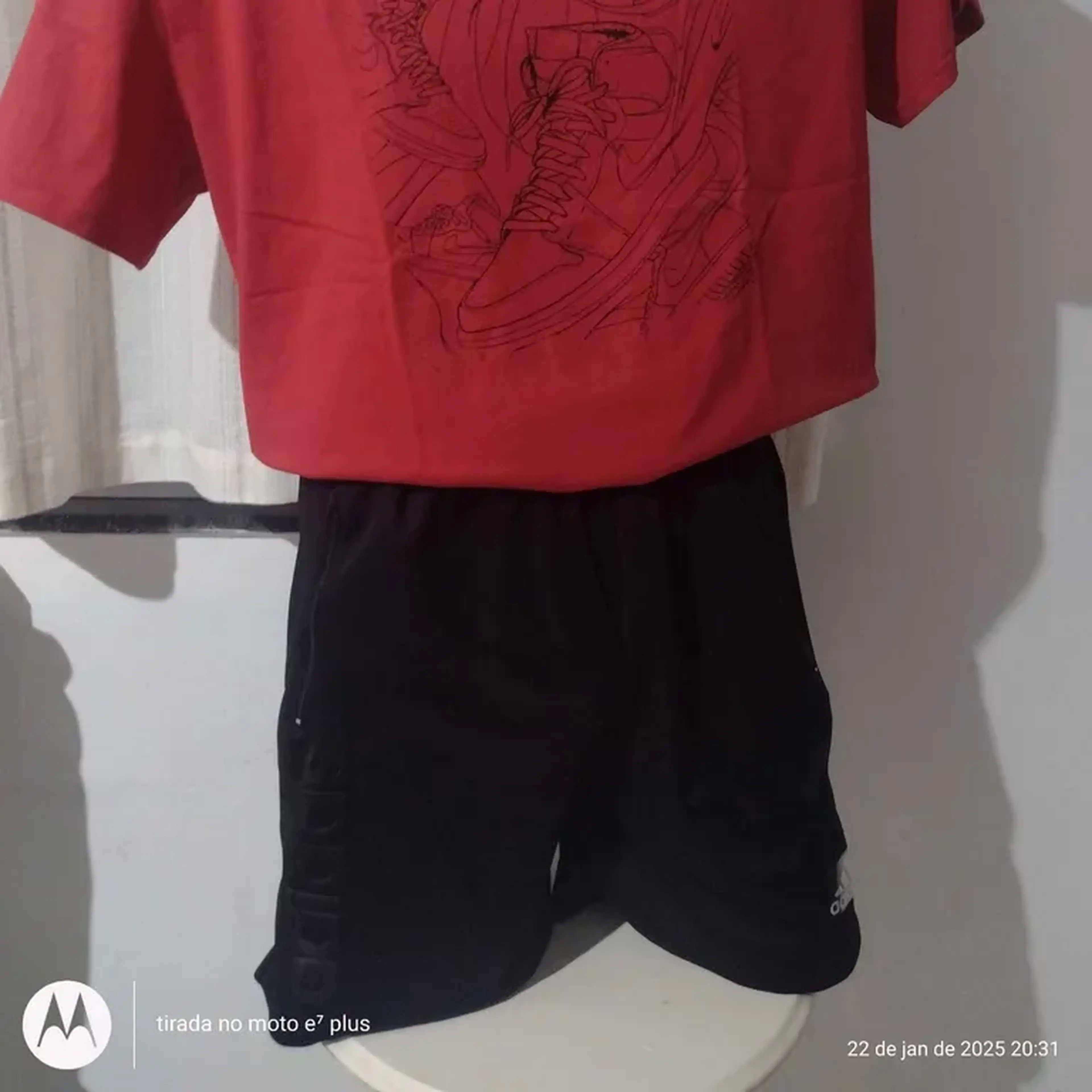 Bermuda Preta Tectel imagem