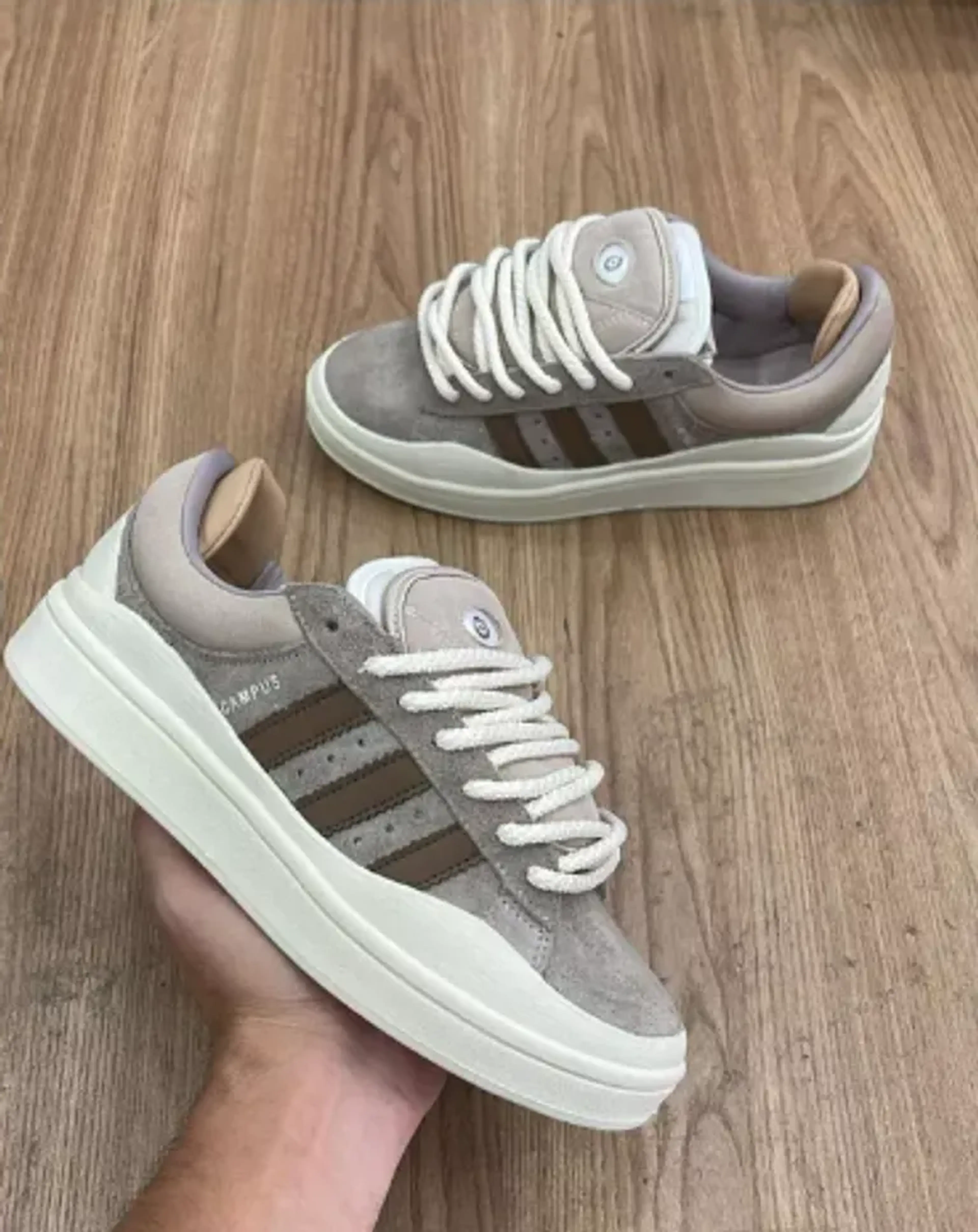 Adidas Bad Bunny Castor e Bege Premium imagem