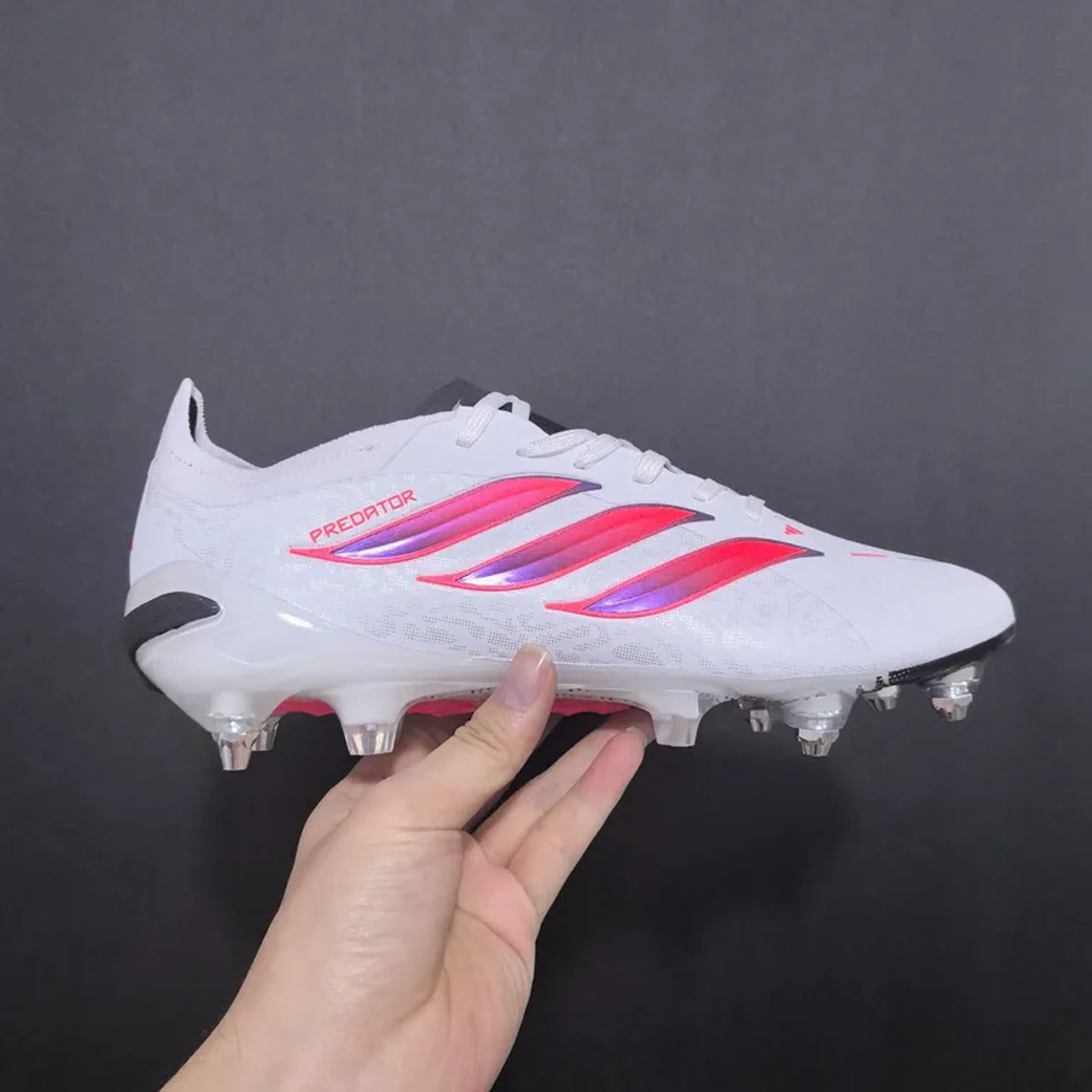 Chuteira Trava Mista Adidas imagem