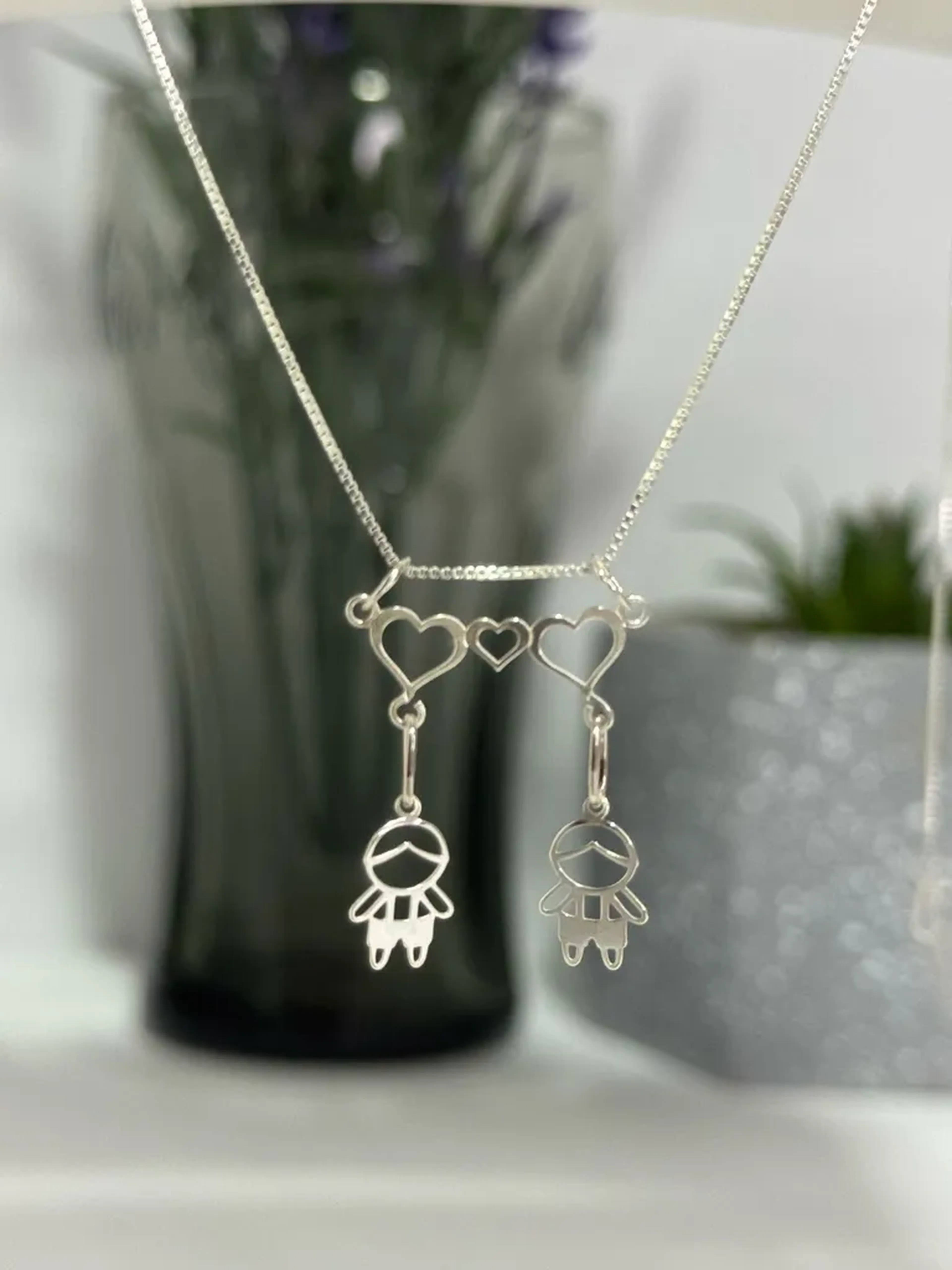 Colar pingente dois meninos imagem