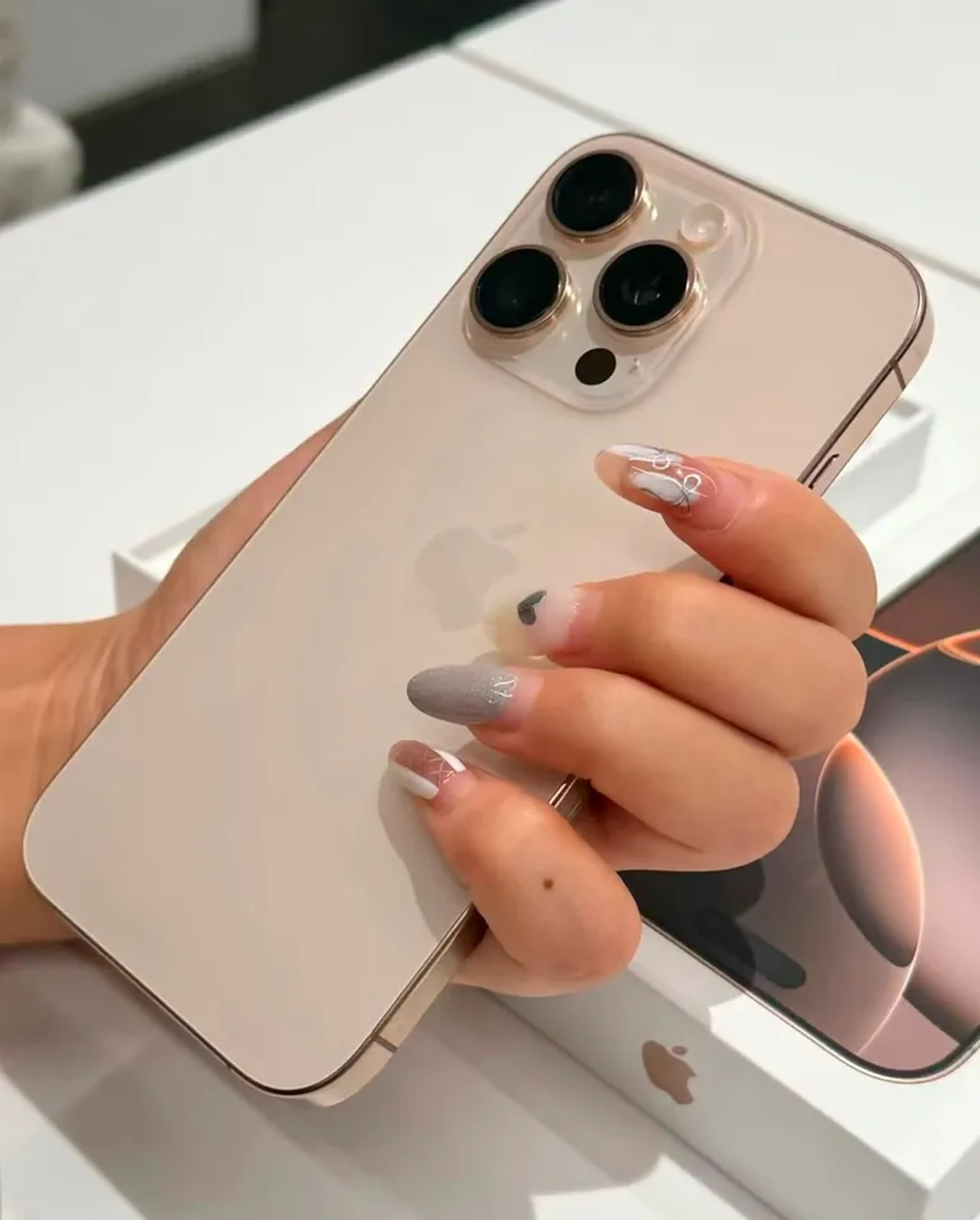 IPHONE 16 PRO MAX - LACRADO imagem