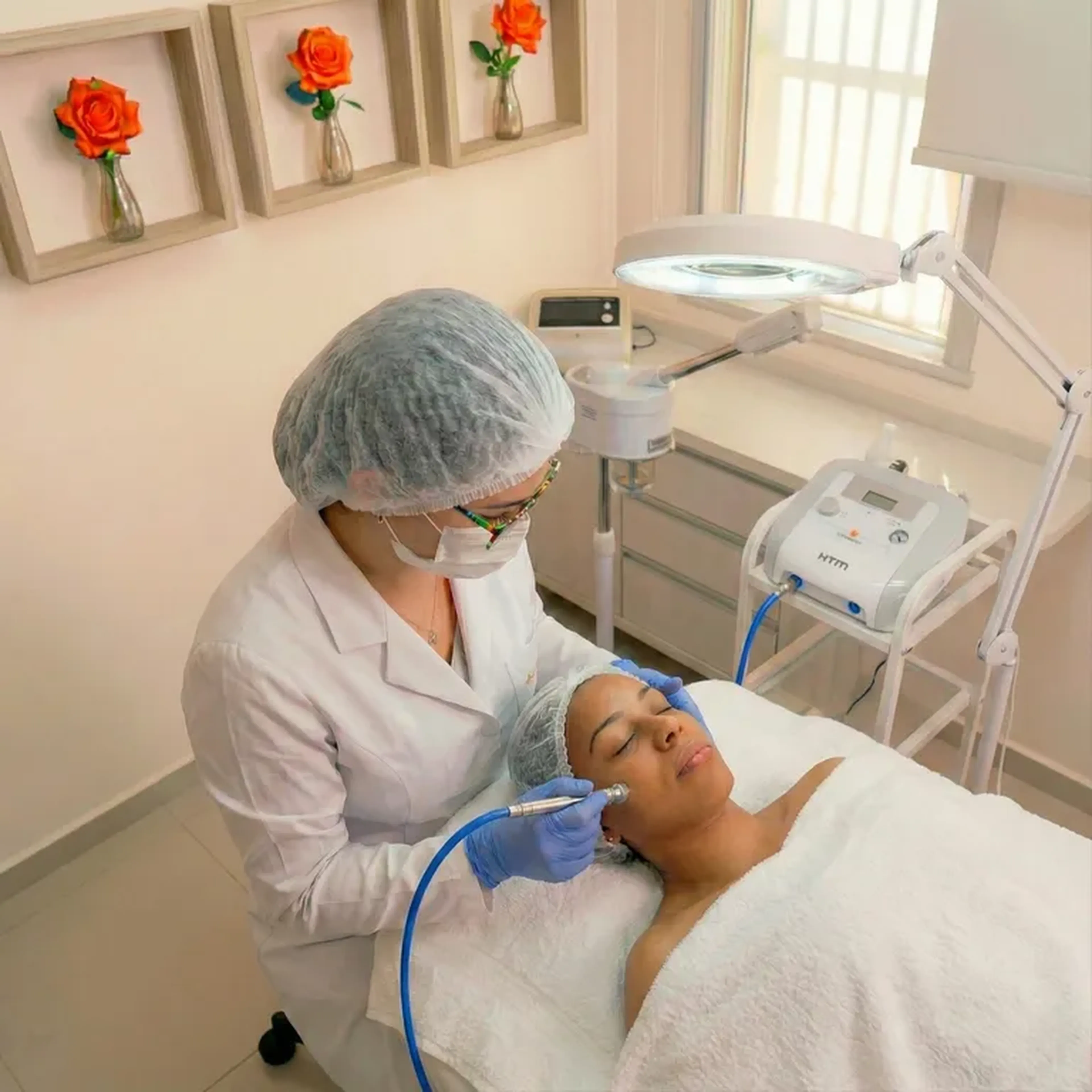 1 Limpeza Pele + 1 Limpeza de Pele com Peeling Diamante imagem