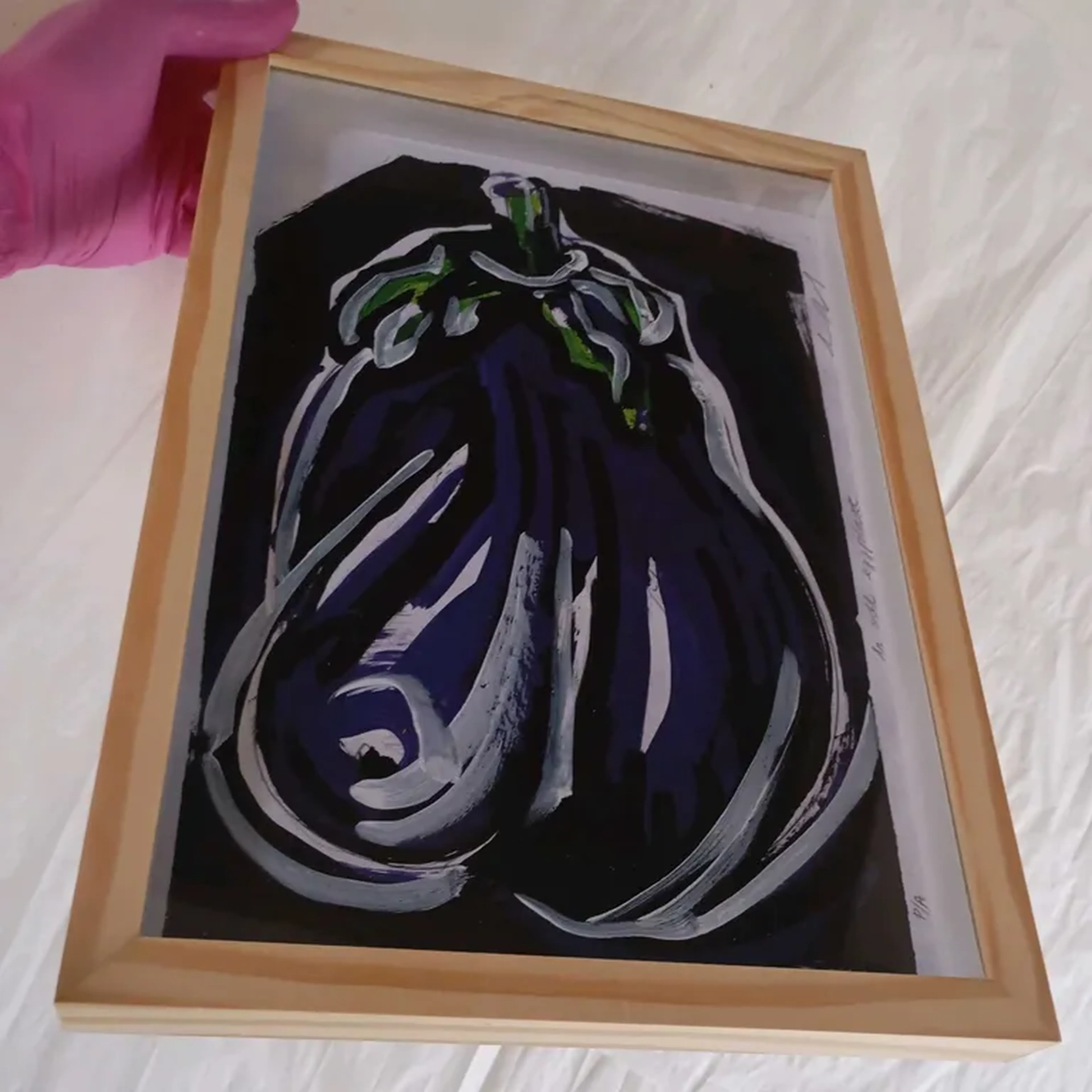 Para 5° C - An odd aubergine - 21x30 cm moldura alta imagem