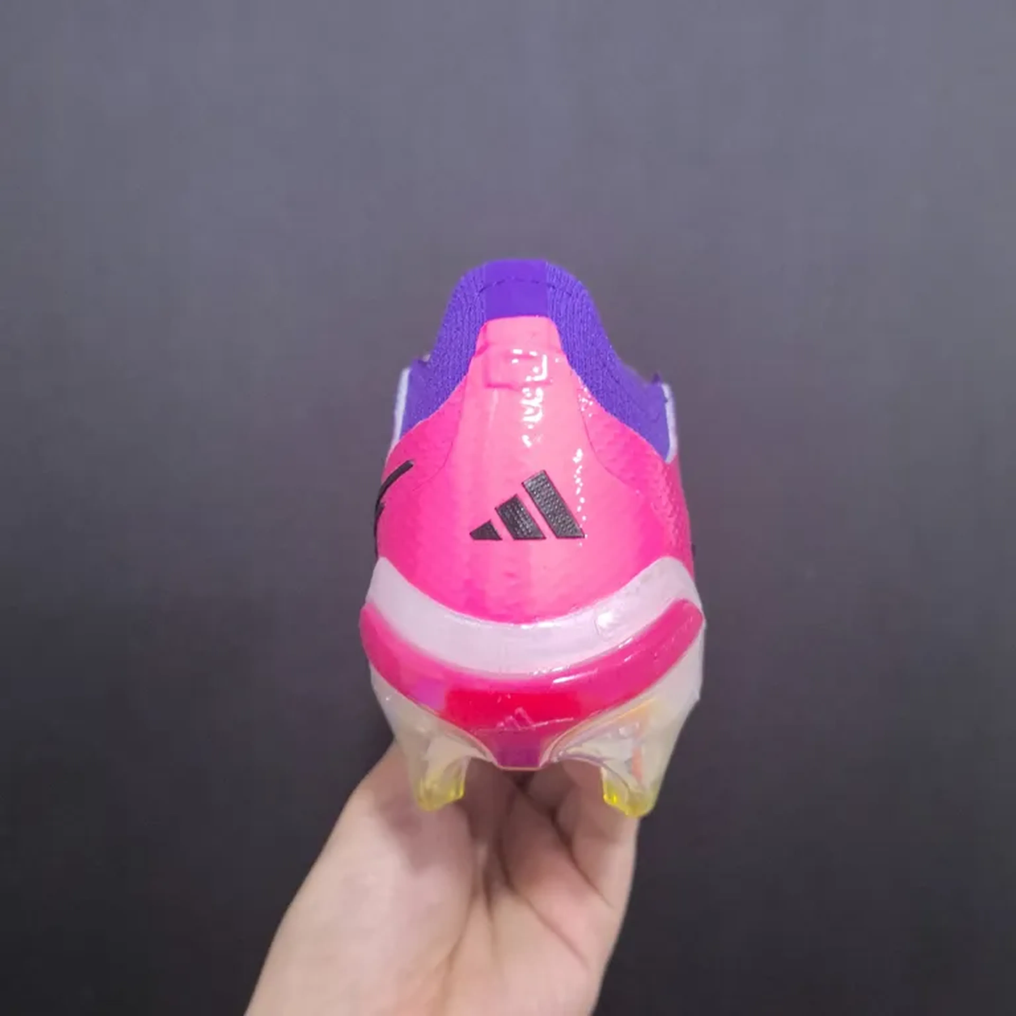 Chuteira de Society Adidas imagem