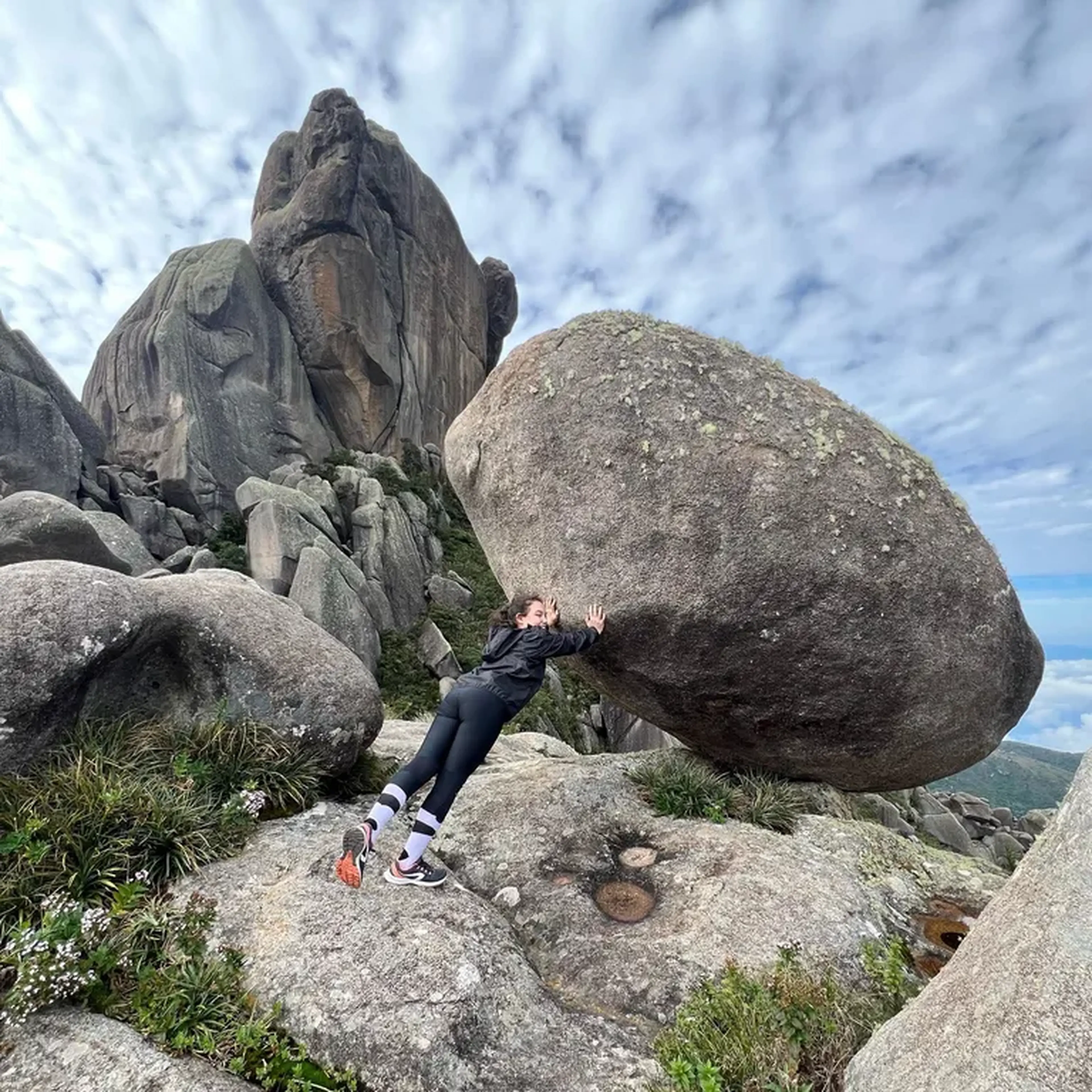 (22-06) Base das Prateleiras no Itatiaia imagem