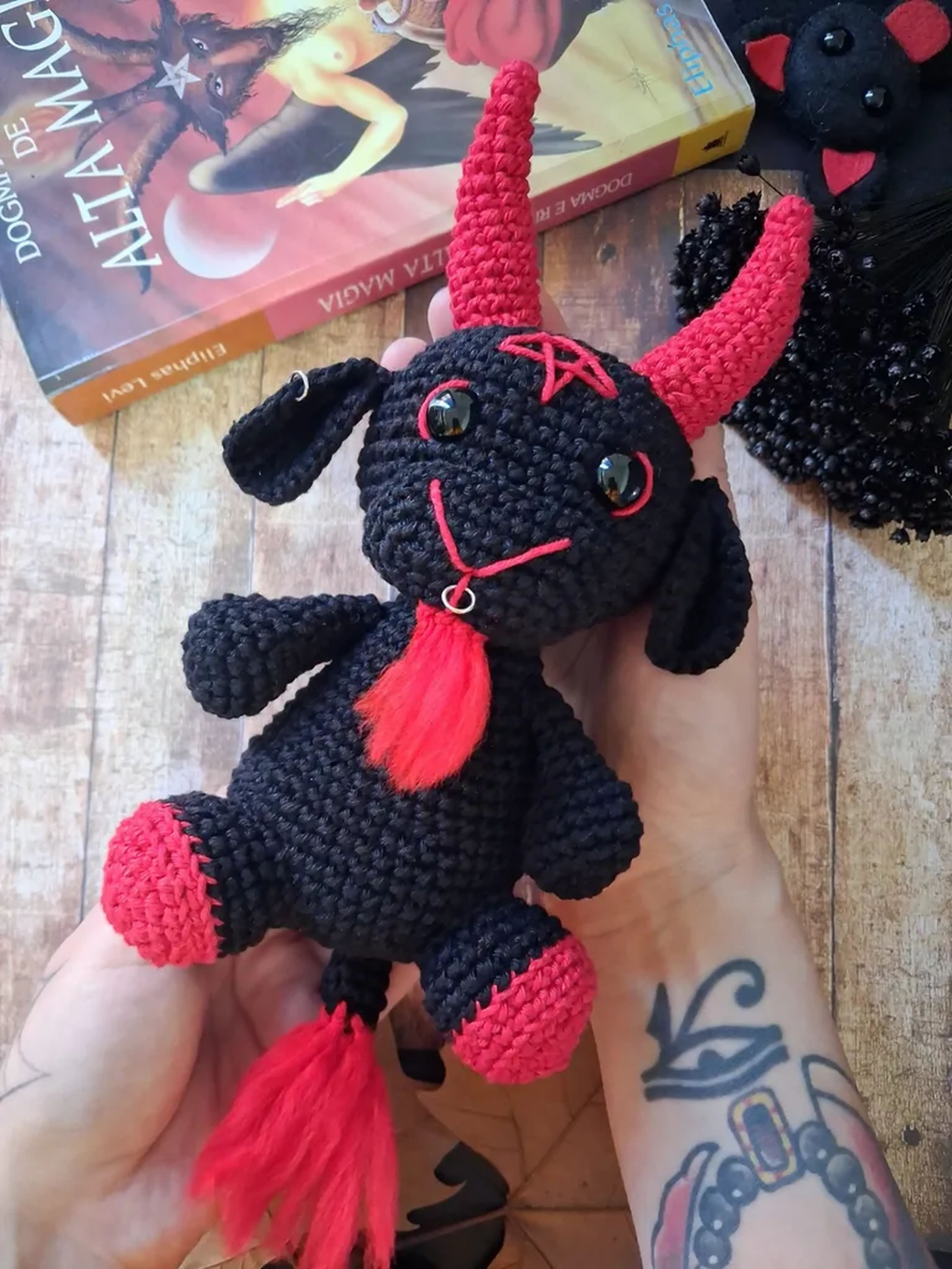 Baphomet preto (escolha sua cor e detalhes) imagem