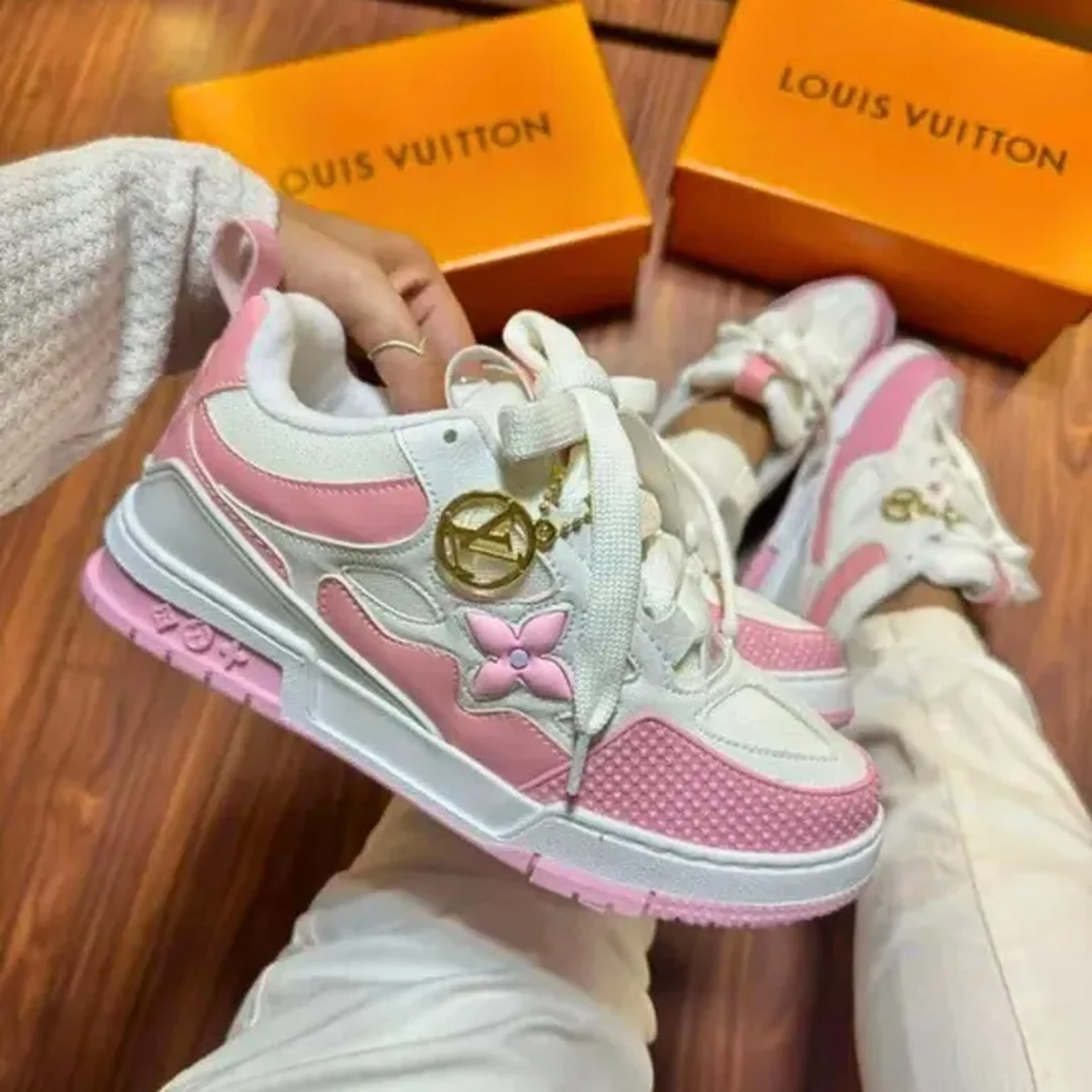 Louis Vuitton Skate P Rosa e Branco imagem