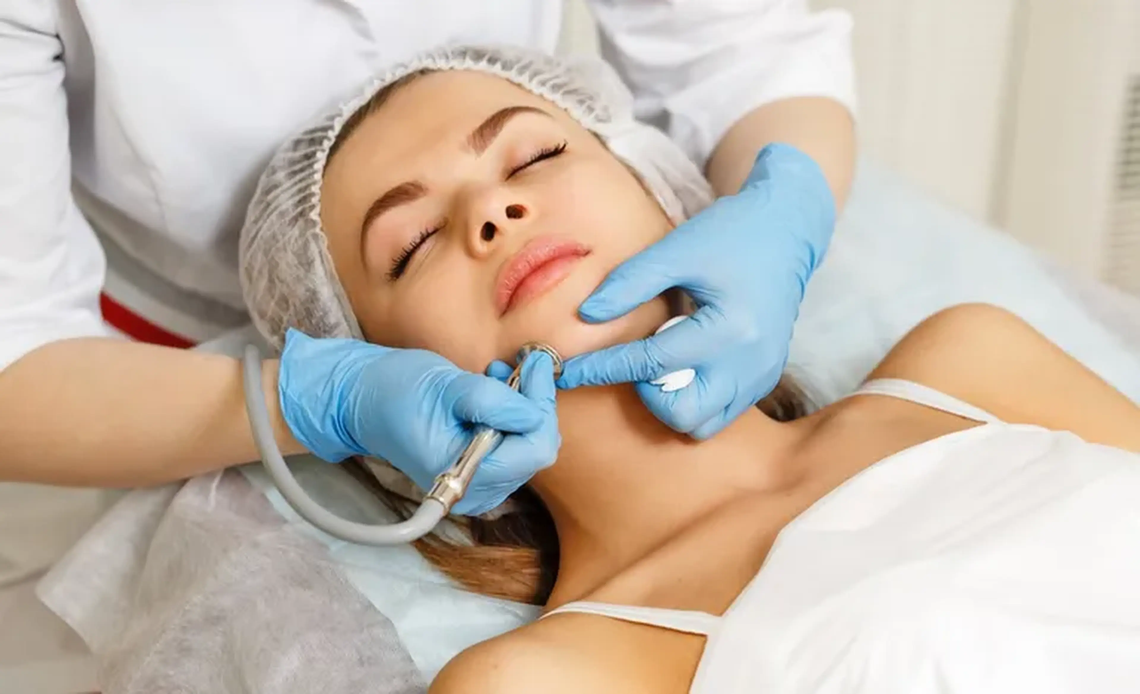 Limpeza de Pele + Peeling de Diamante imagem