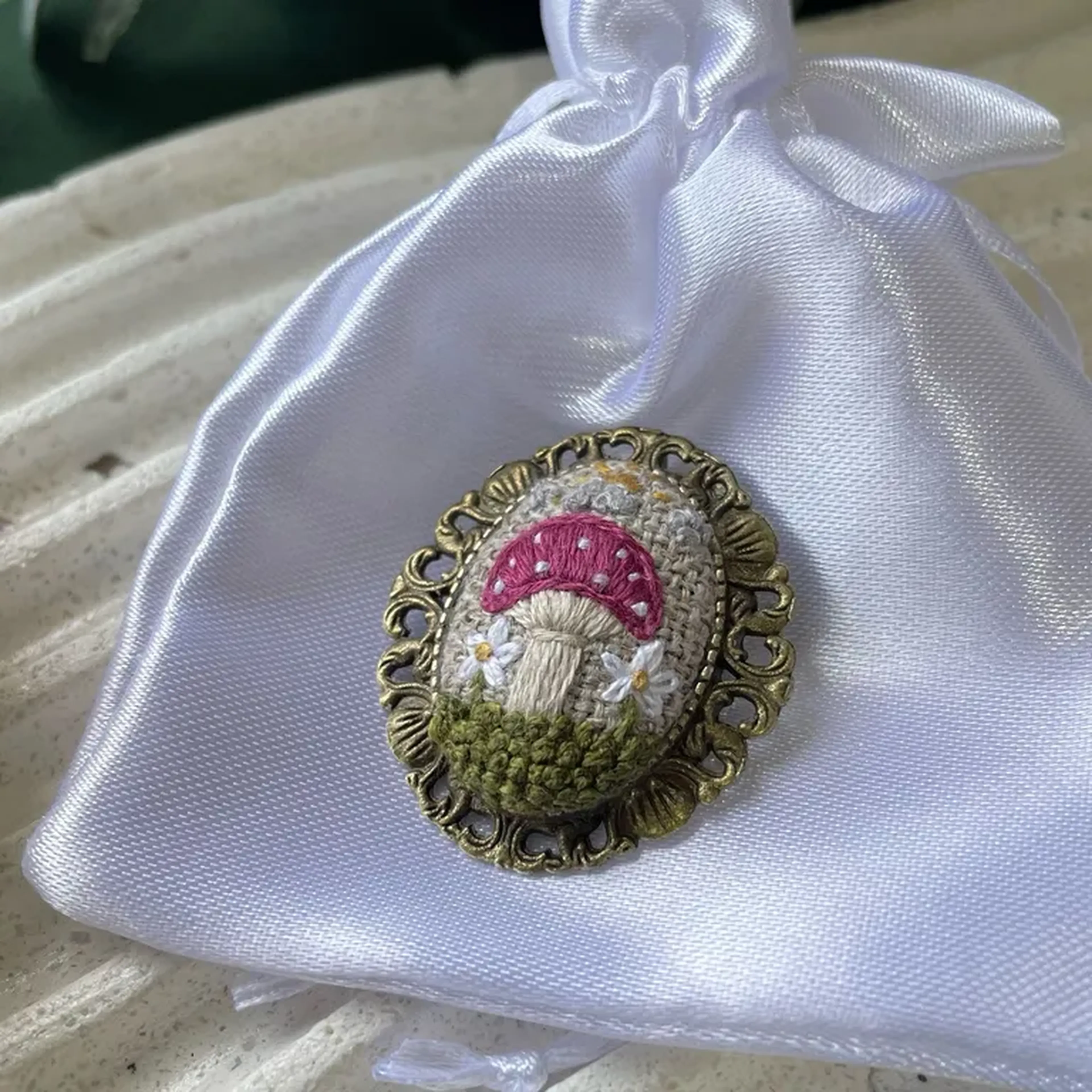 Broche - escolha o bordado imagem