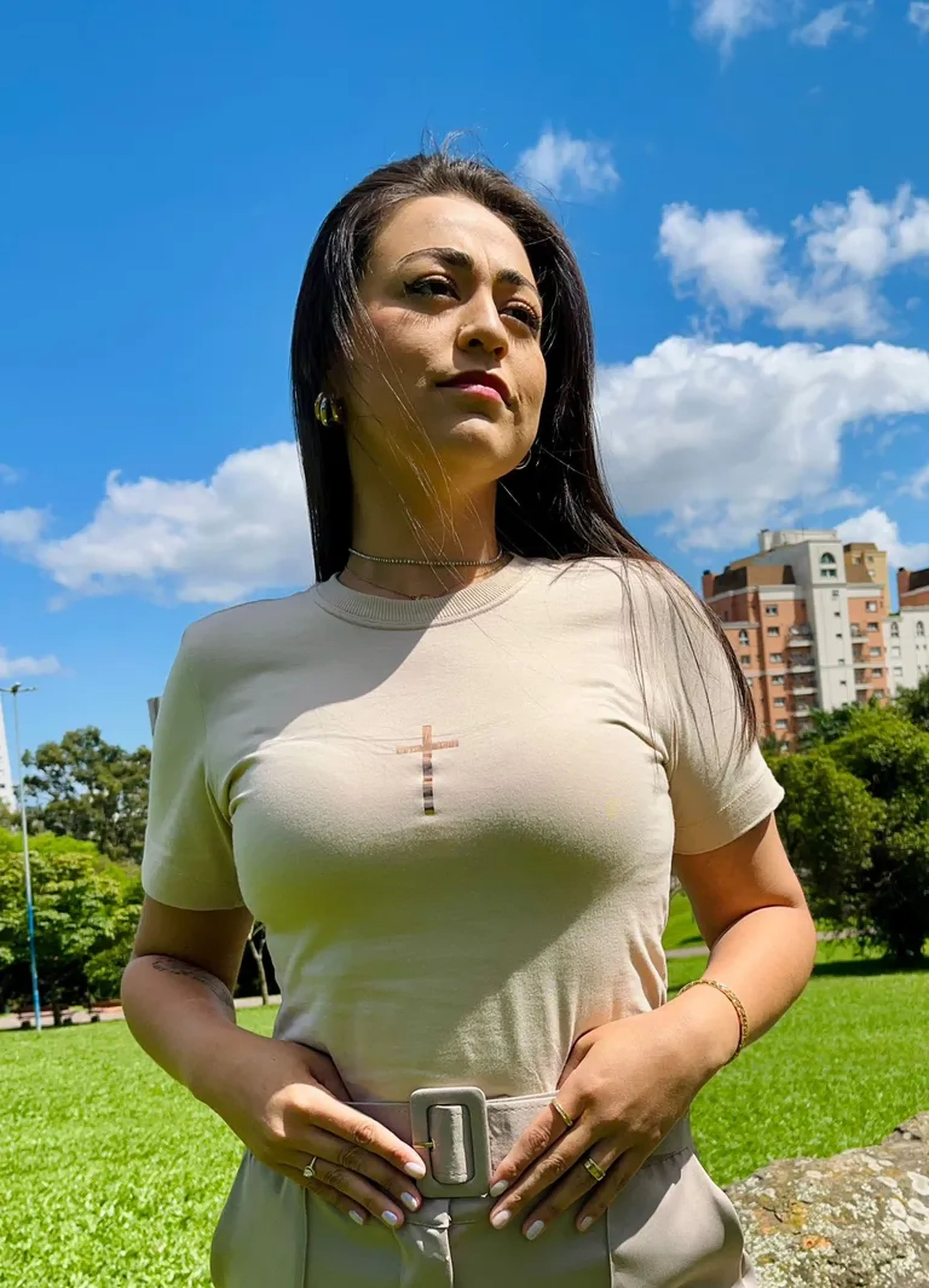 Tshirt Cruz bege imagem