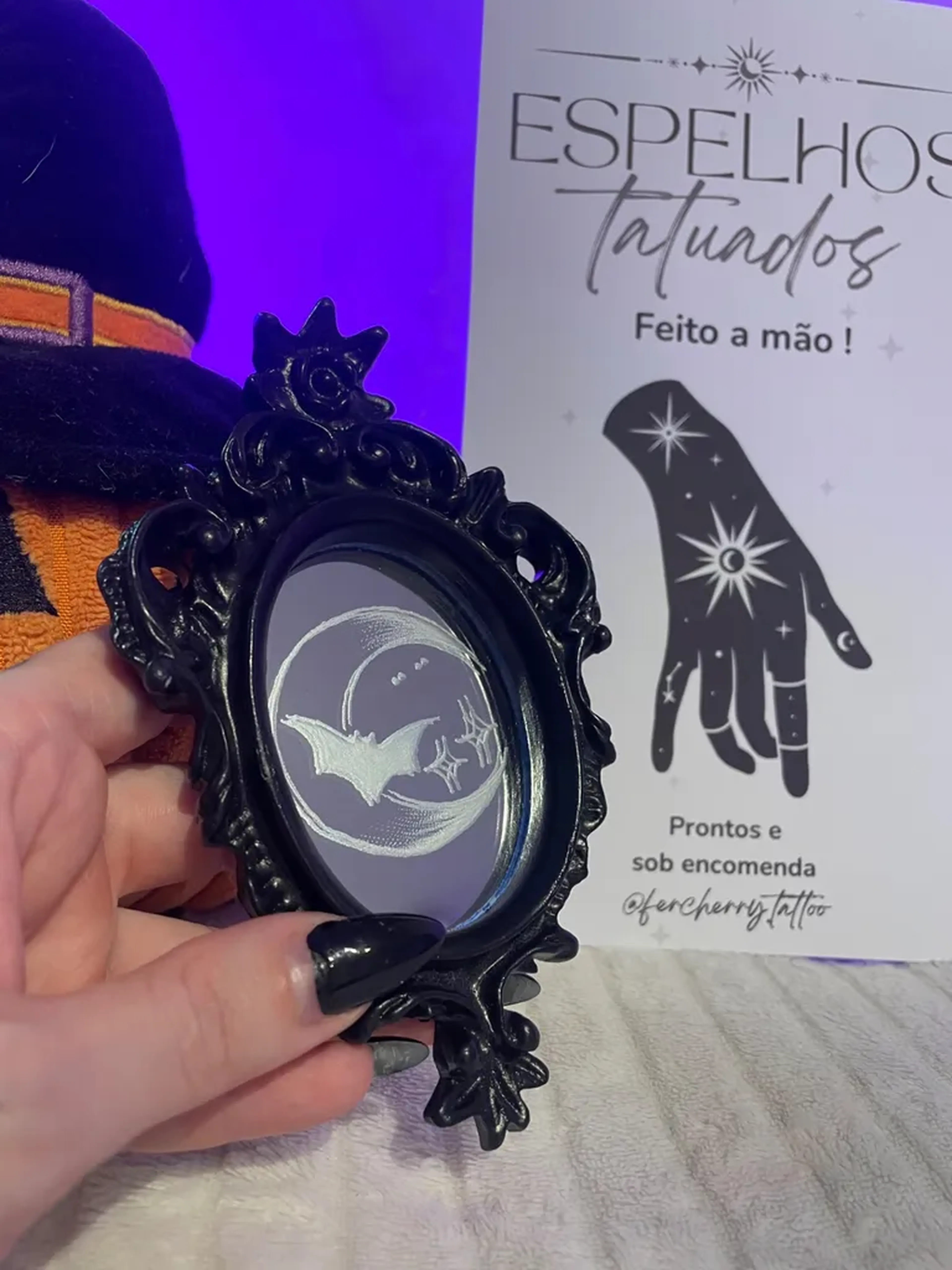 Espelho oval bat and moon imagem