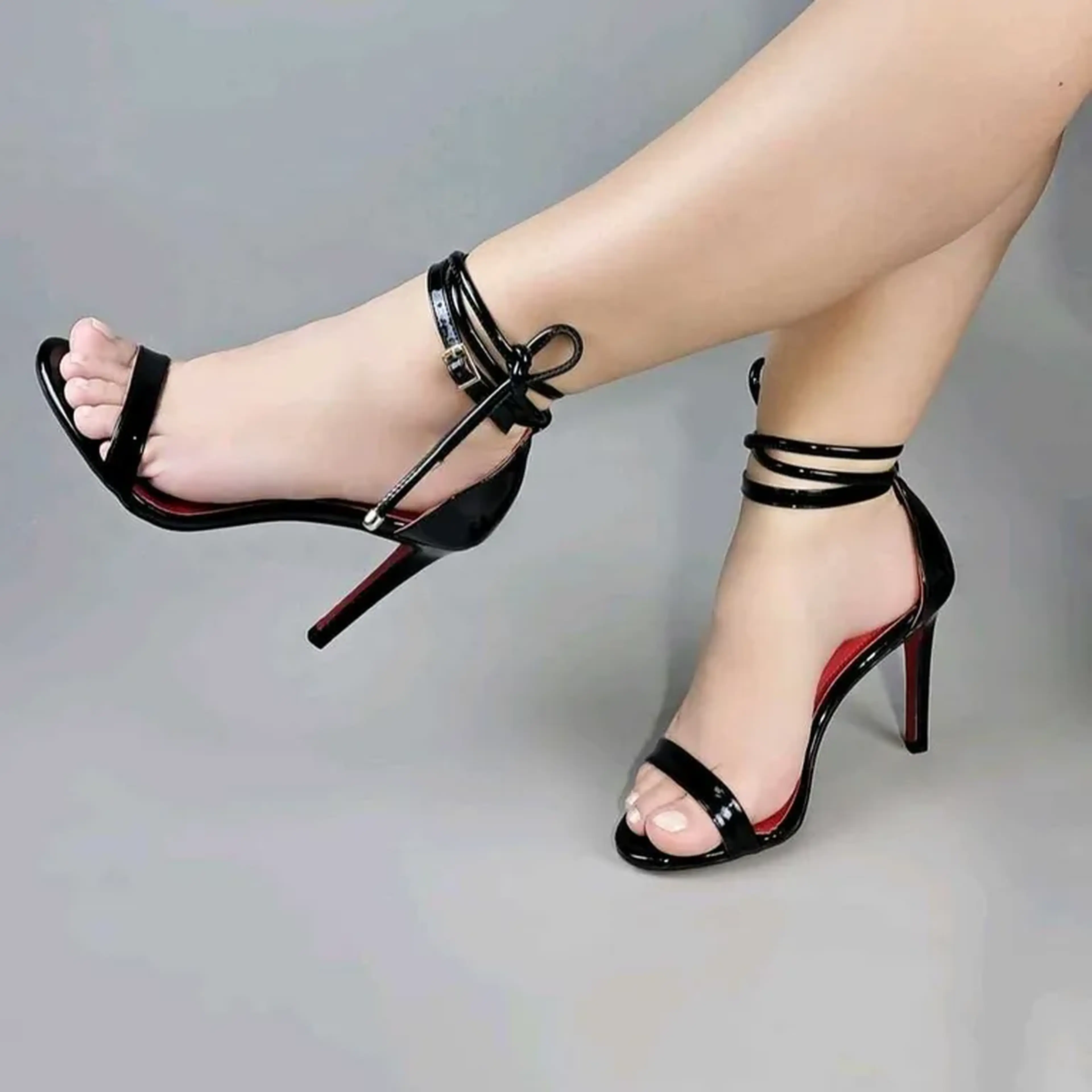 sandalia verniz preto forro vermelho 2 em 1 imagem