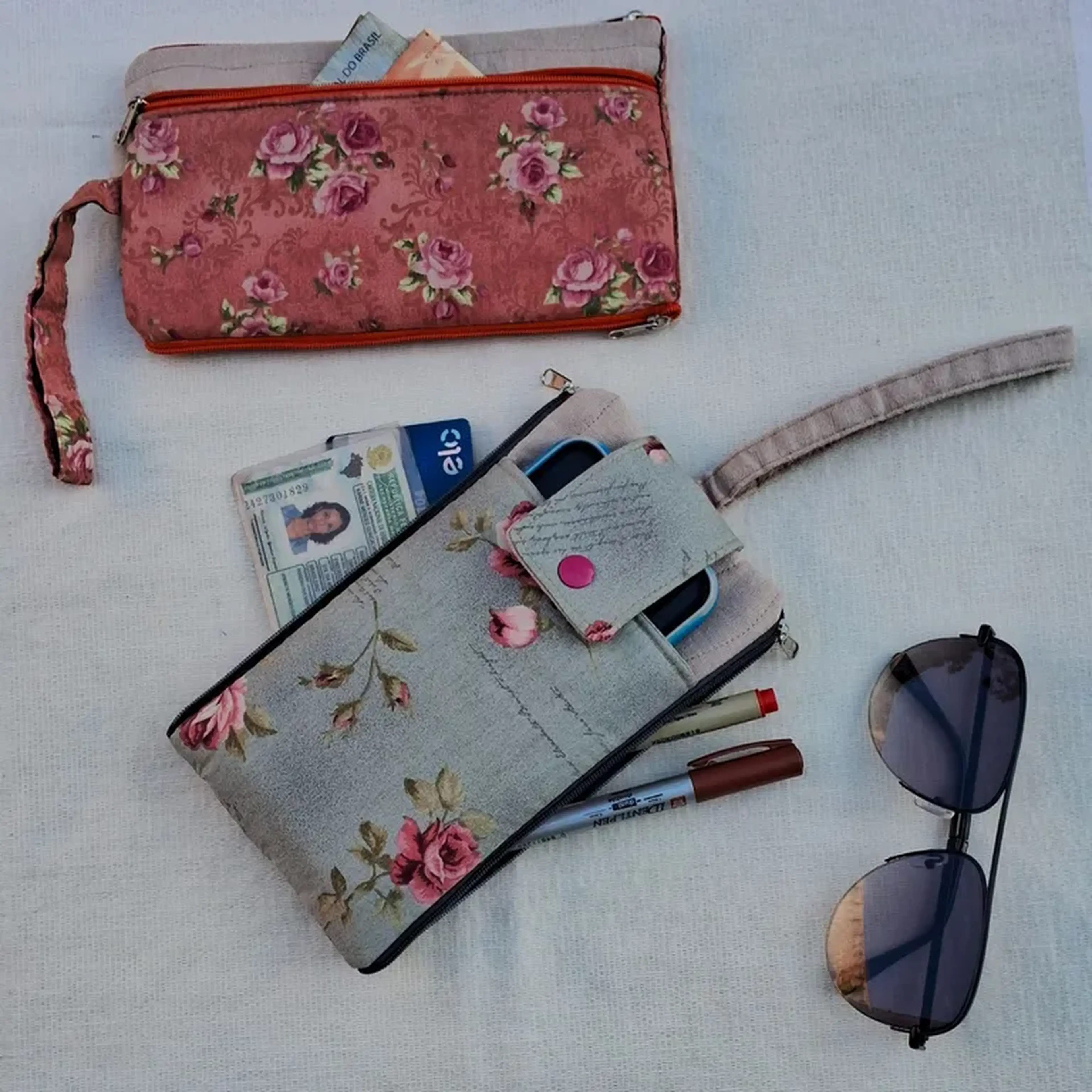 Carteira Porta - Celular 4 bolsos Linho e Flores imagem