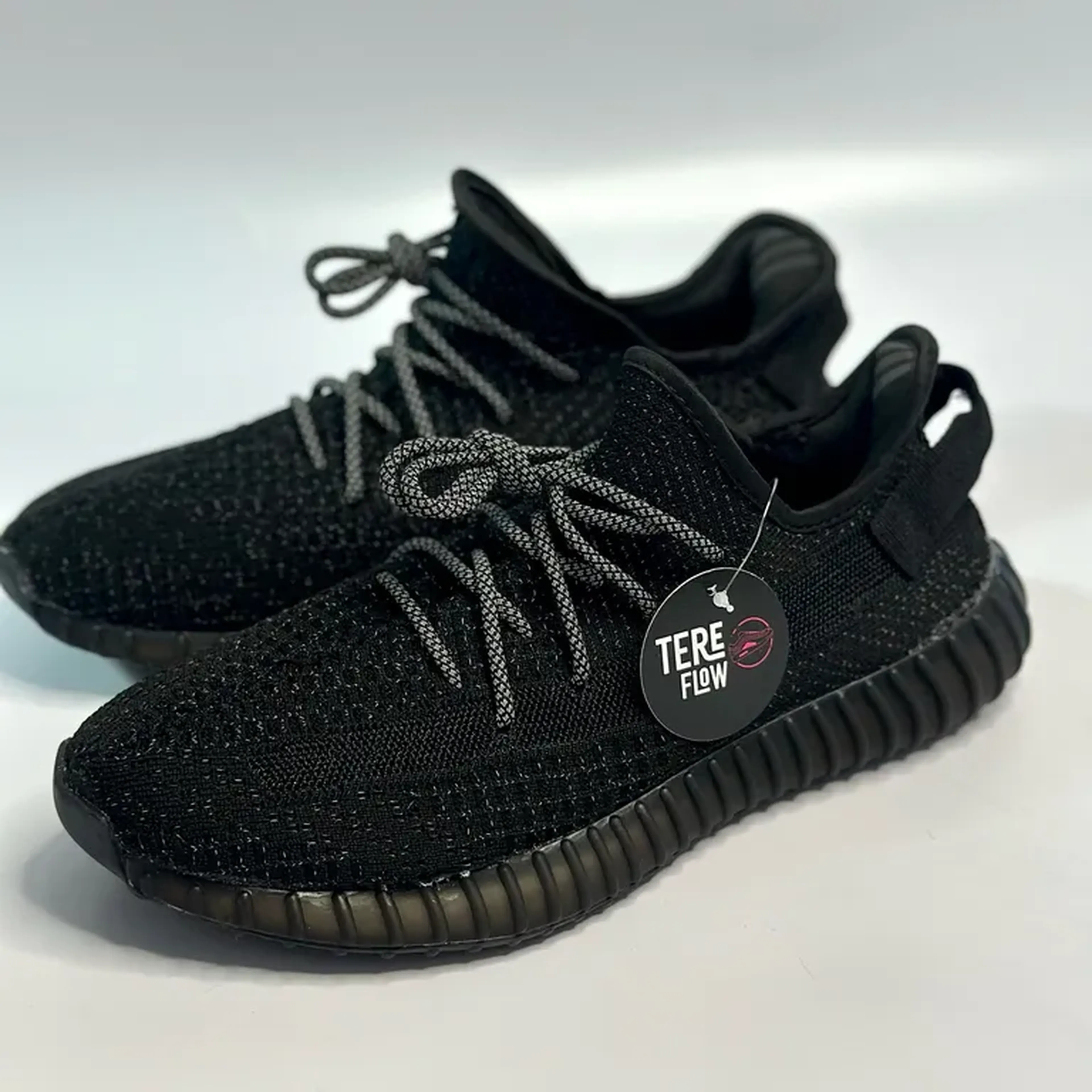 Adidas Yeezy 350 Black Refletivo imagem