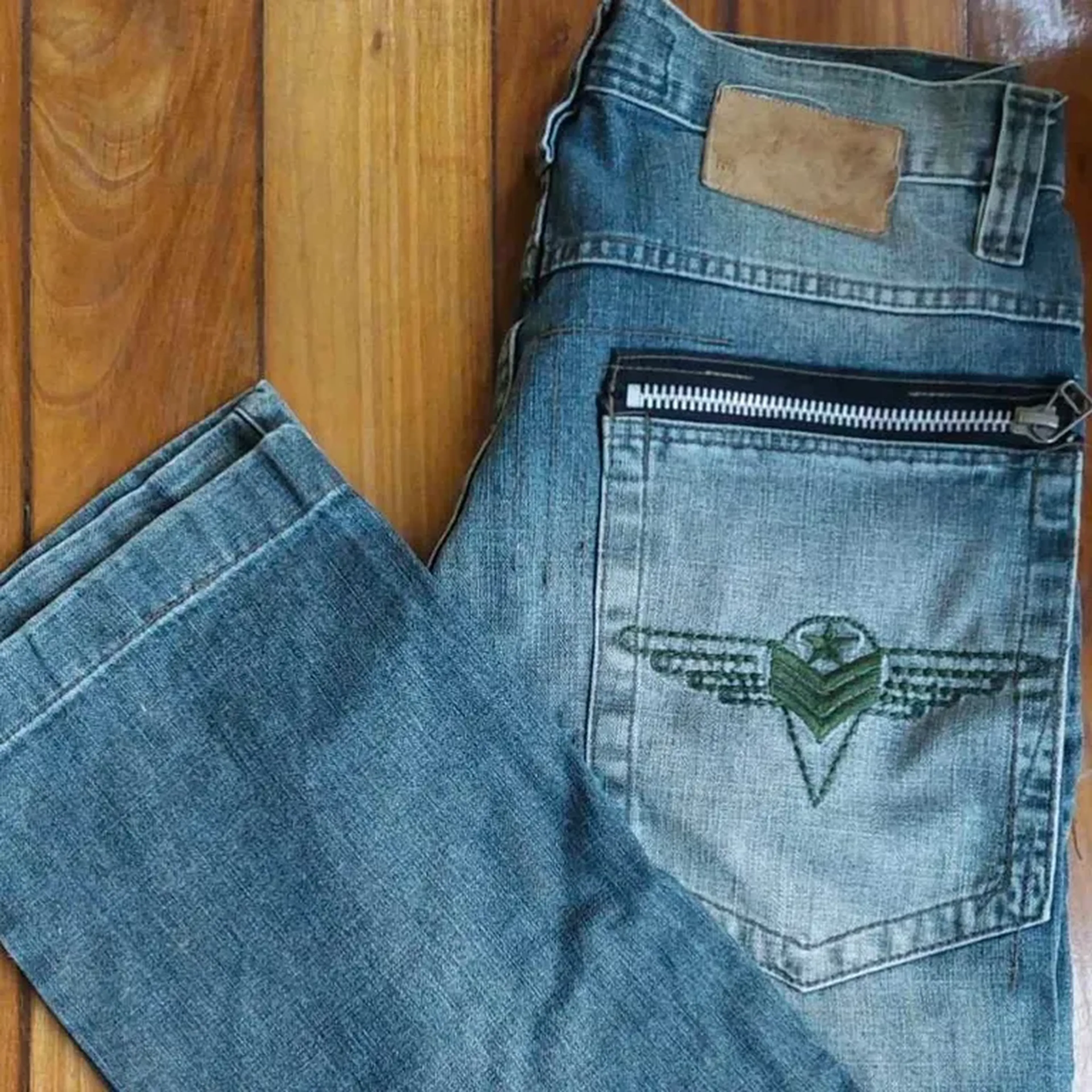 Calça jeans diesel imagem