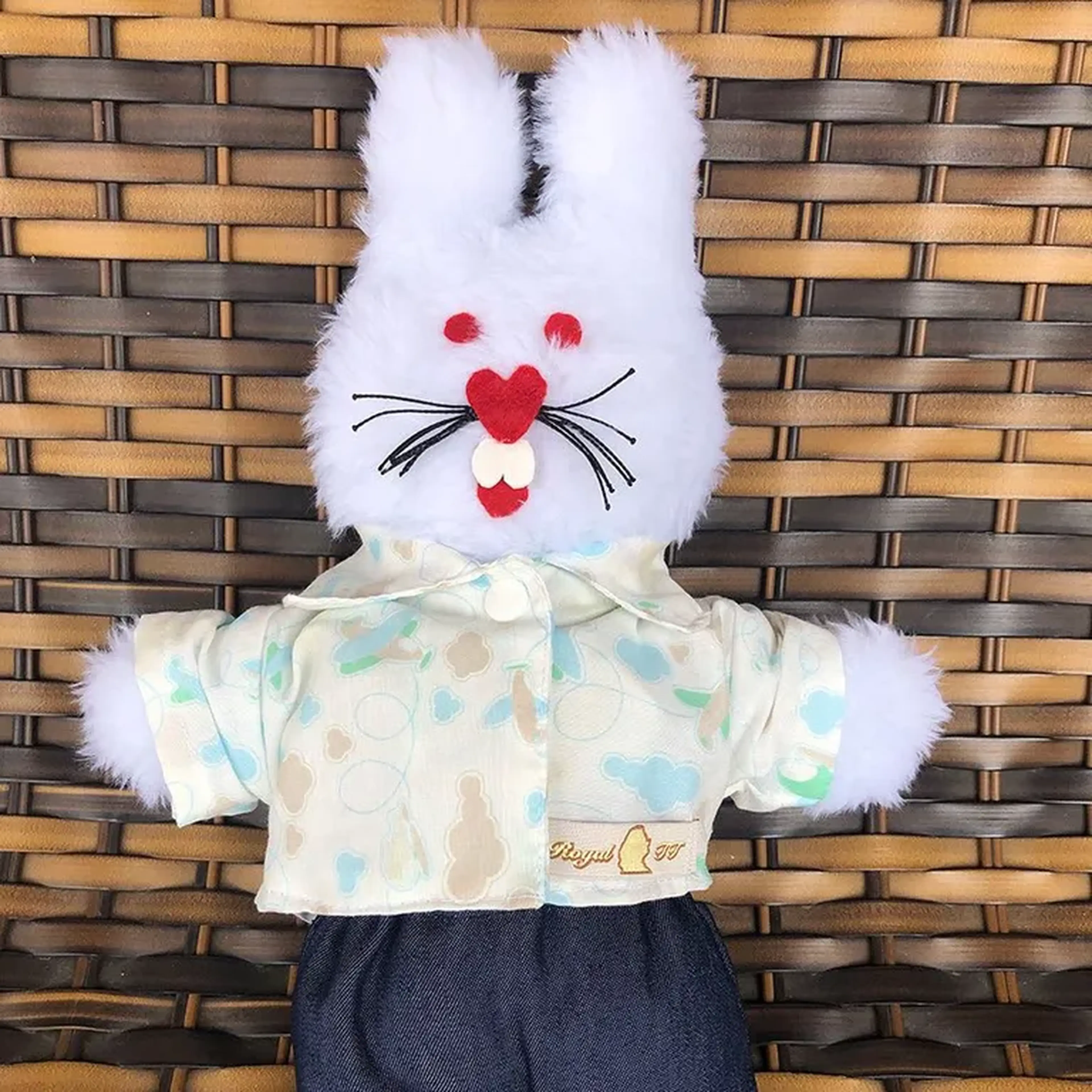 Coelho de Pelúcia Bunny Casual Jeans imagem