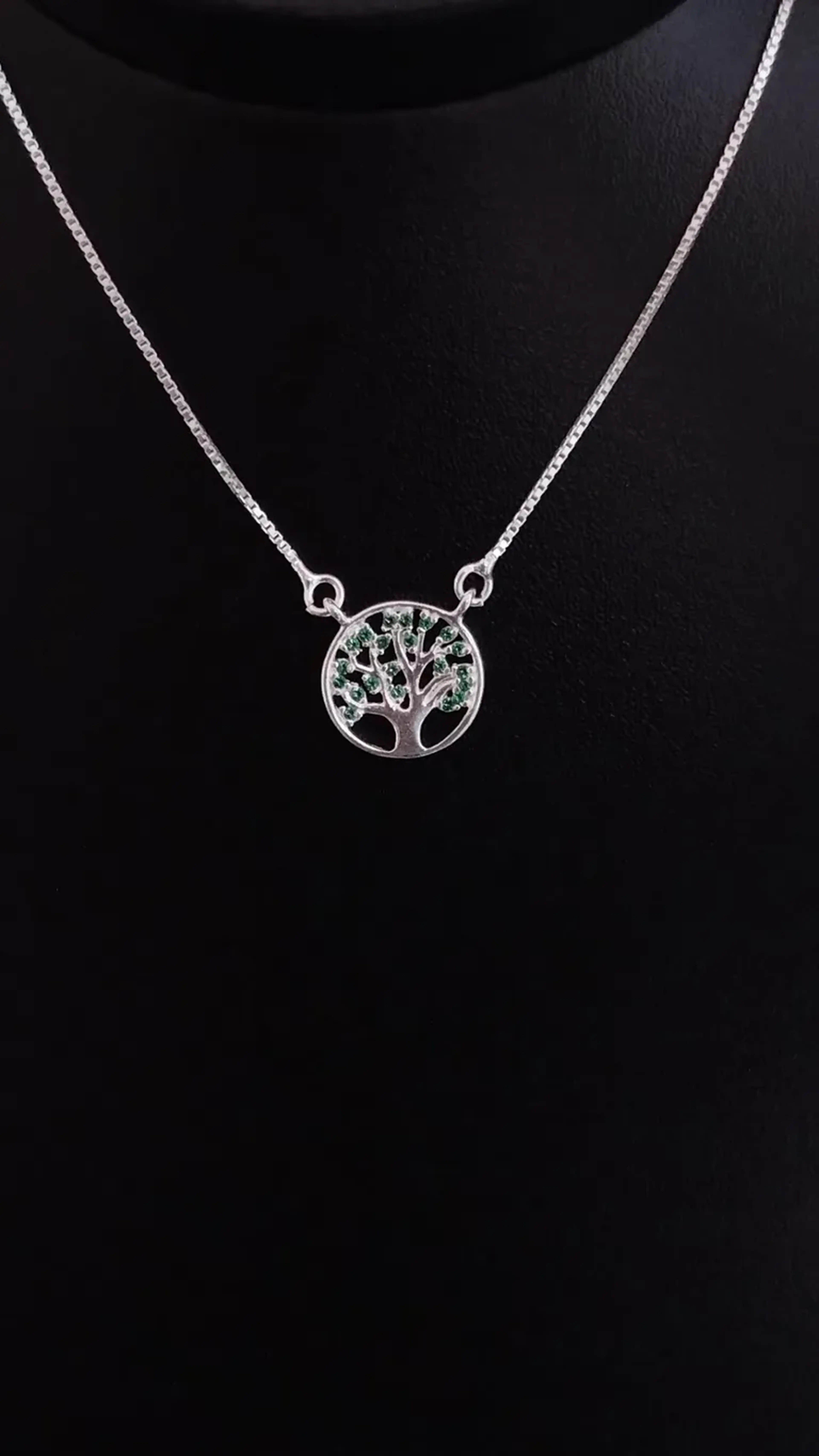 Colar, Arvore da Vida com micro zirconias cravejadas. imagem