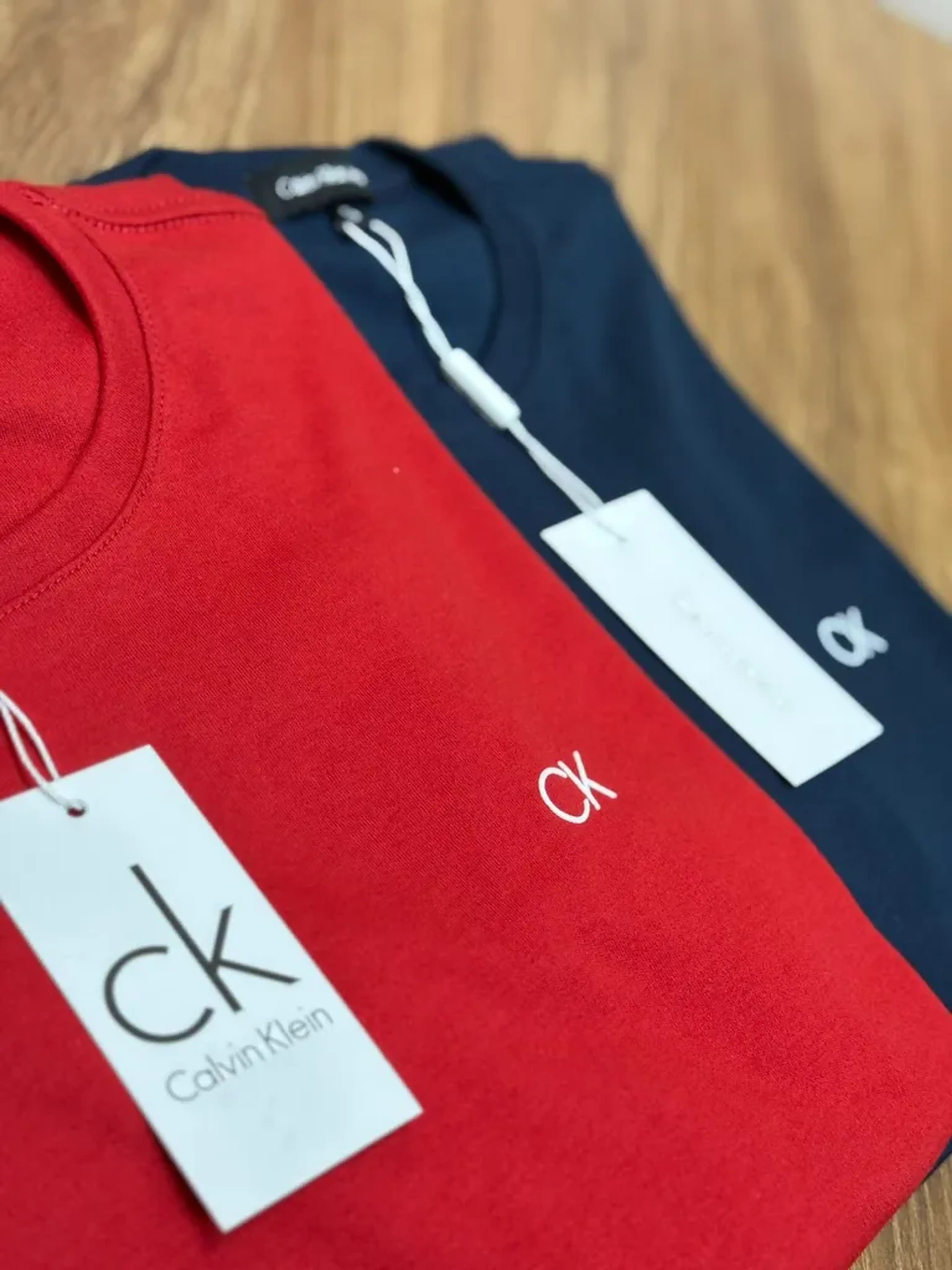 Camisa Peruana Calvin Klein imagem