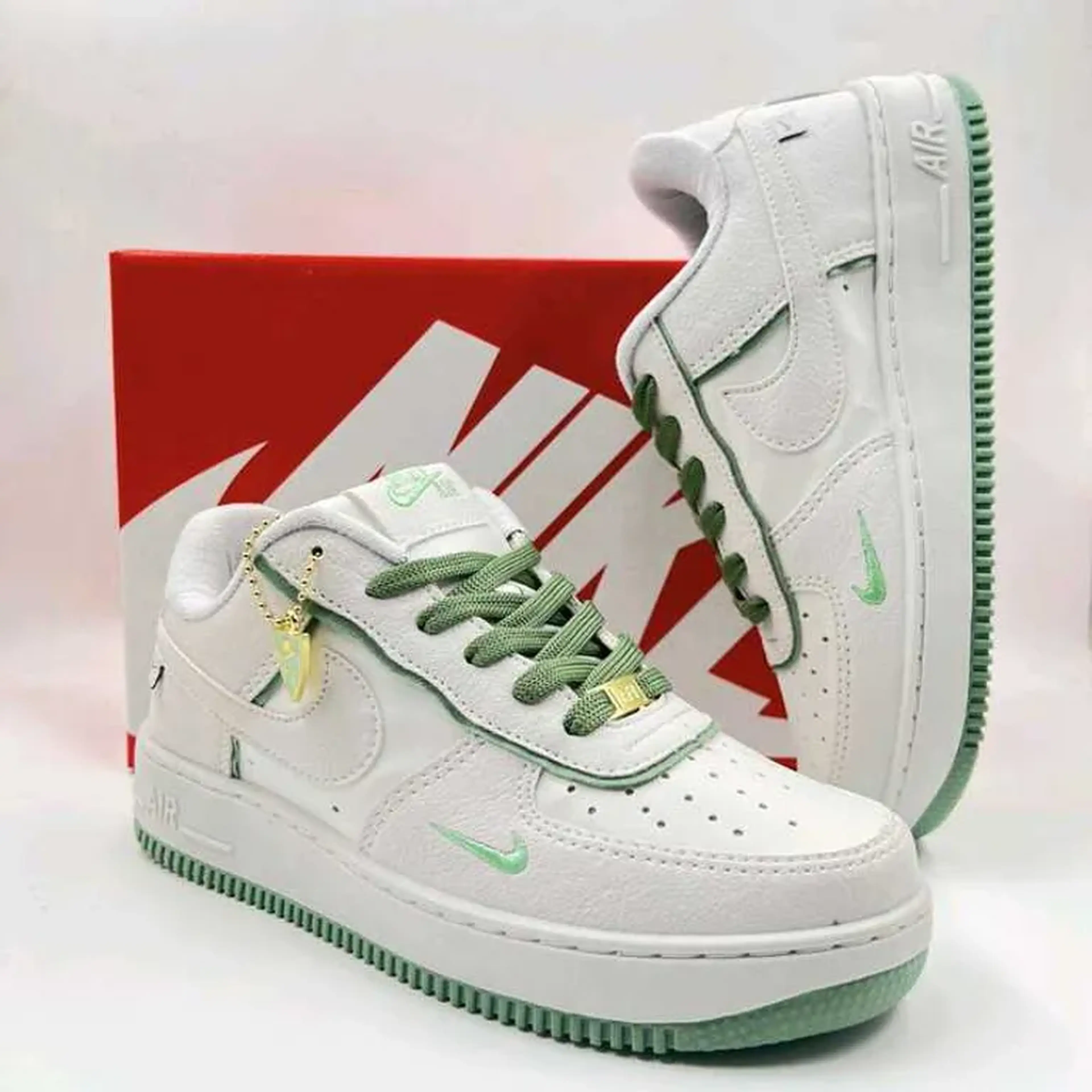 Air Force 1 Sombra Feminino x Branco Verde imagem