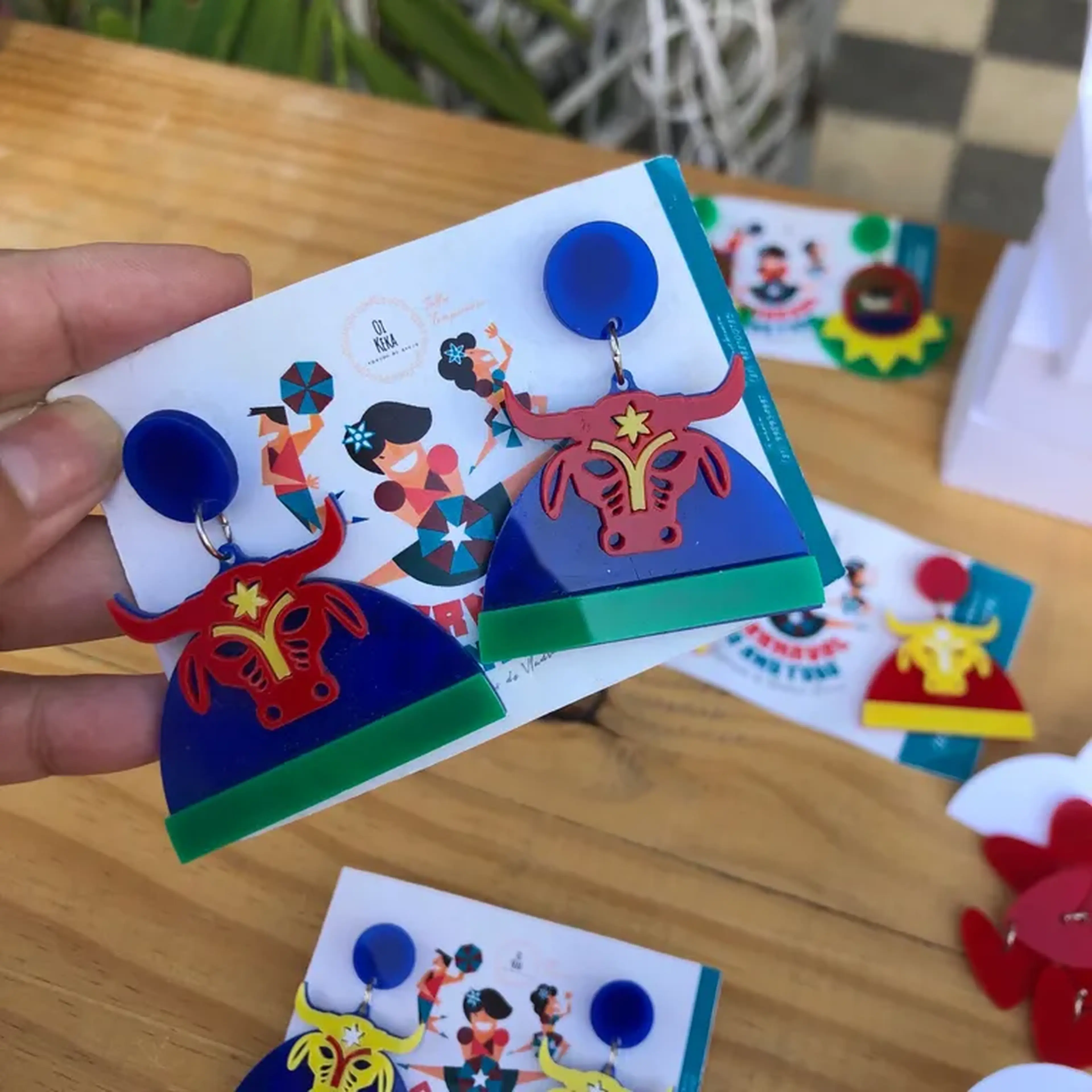 bazar - Brinco bumba Meu Boi azul e vermelho imagem