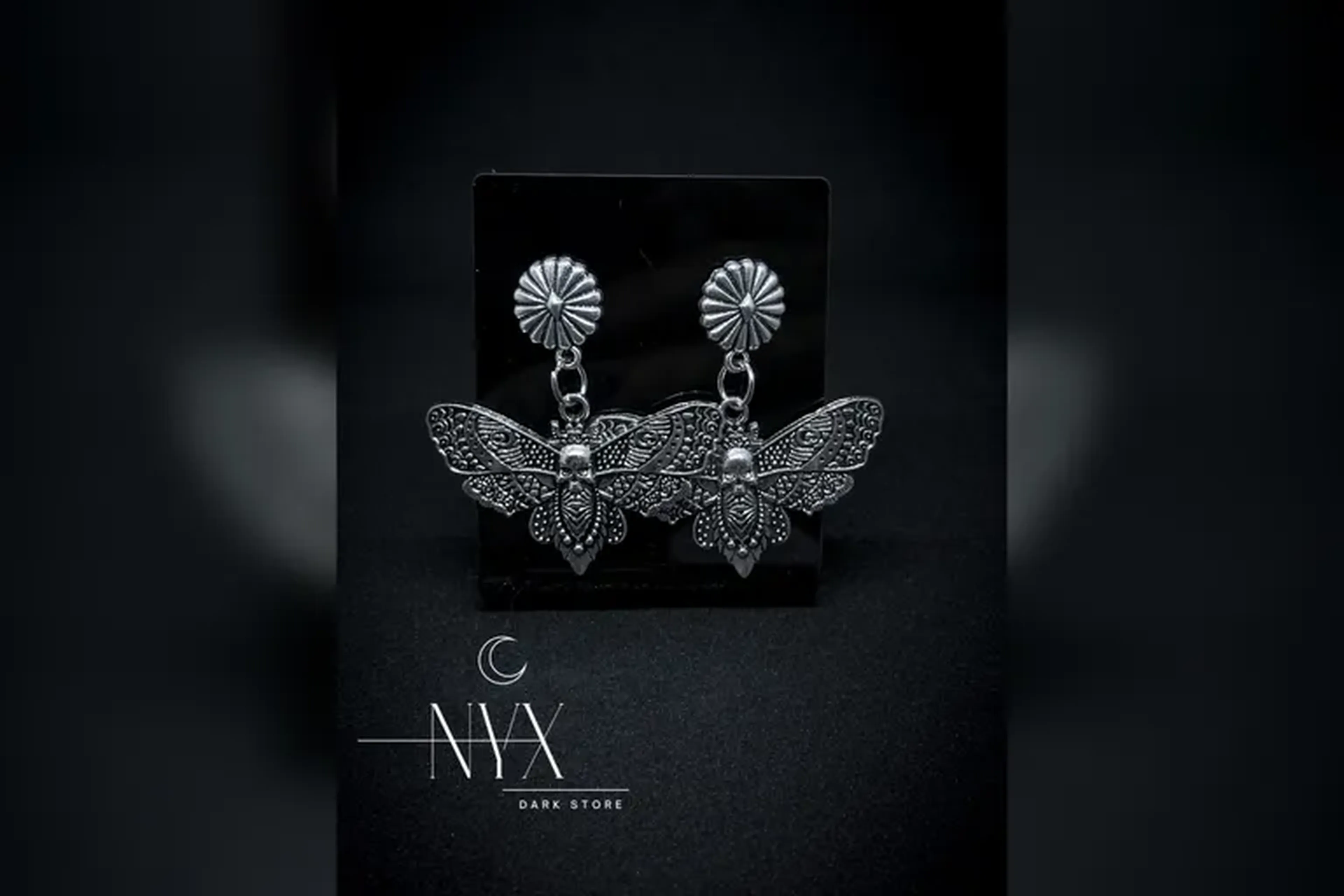 ✨Brinco borboleta com crânio ✨ imagem