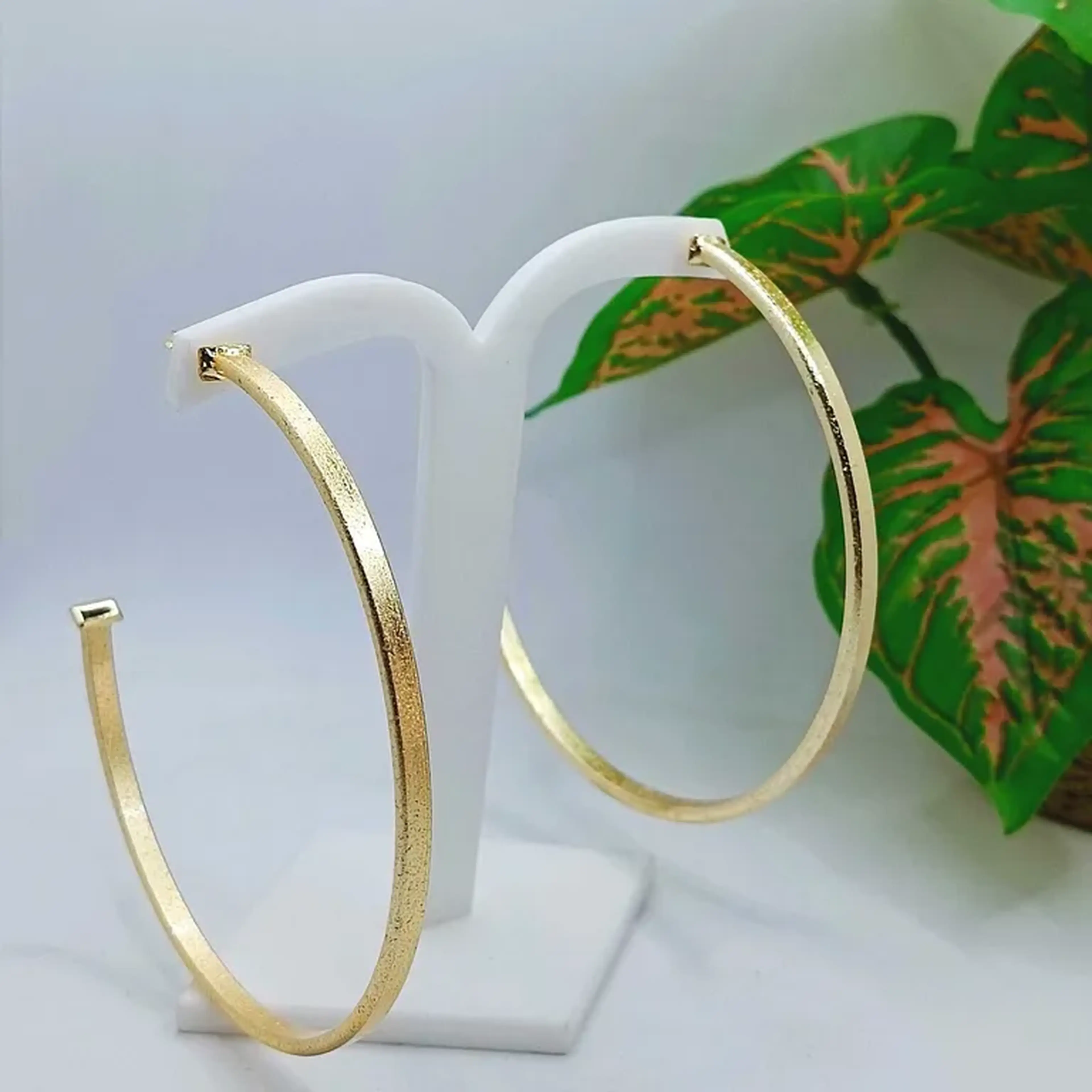 Argola Semi Jóia Trabalhada imagem