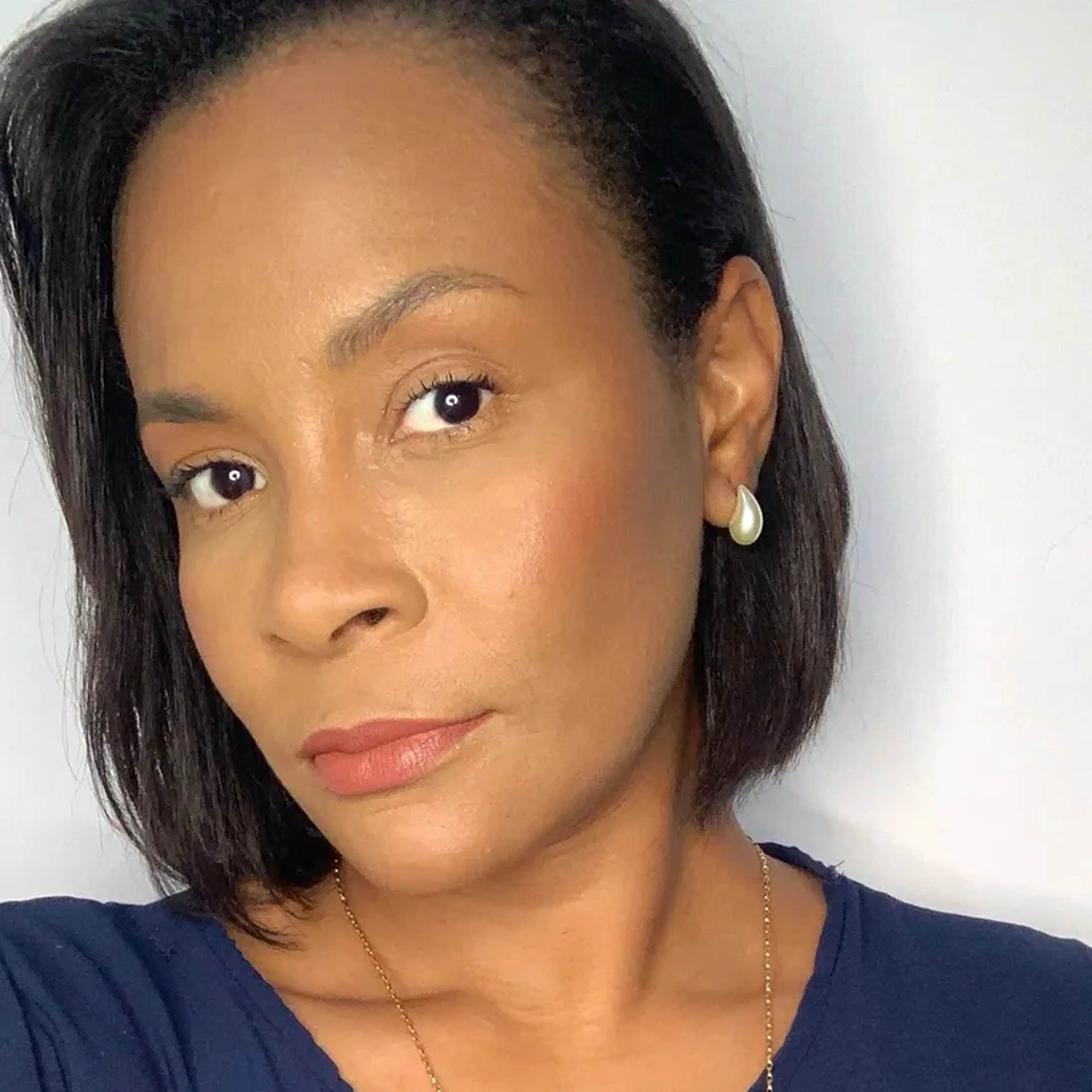 Brinco gota pérola imagem