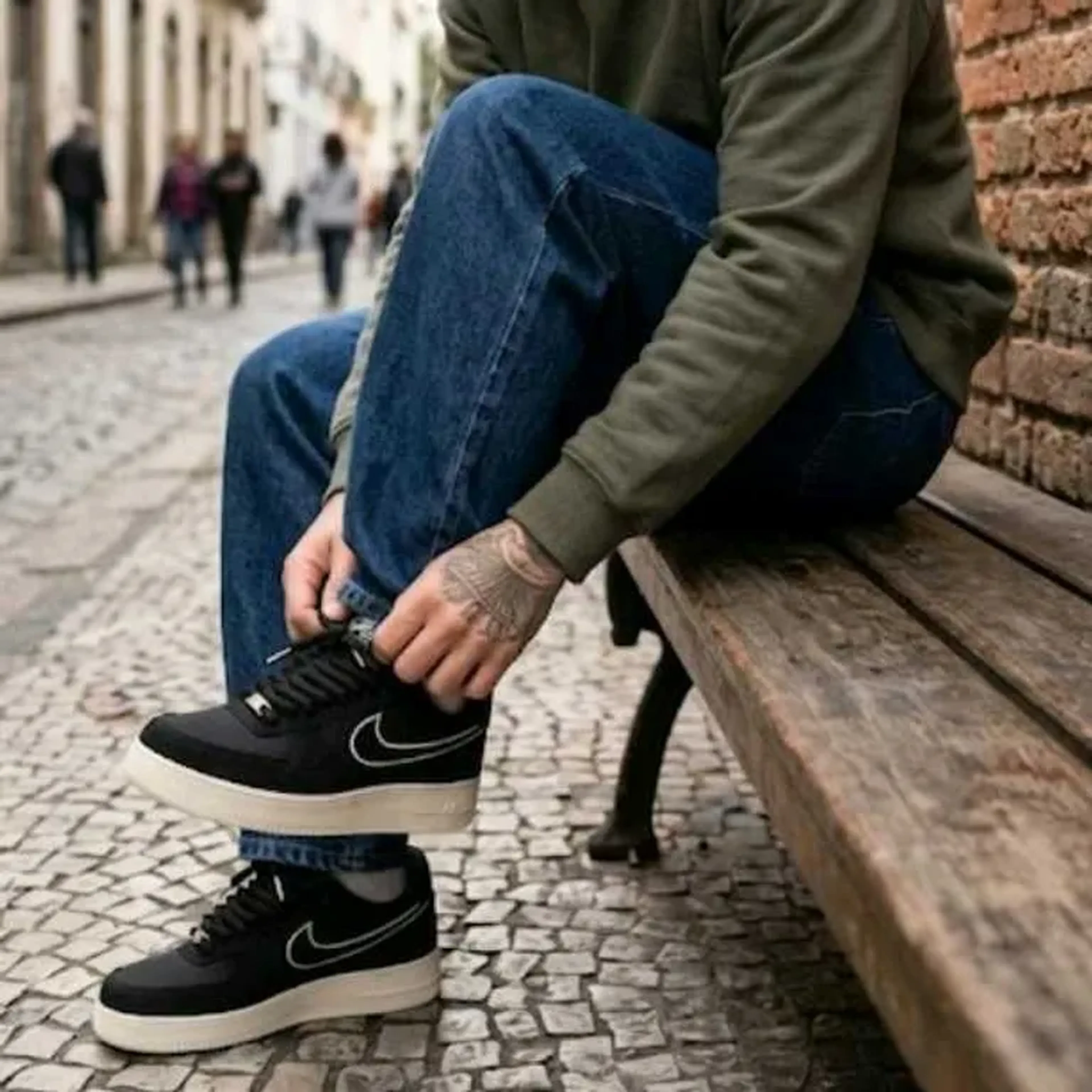 Tênis Masculino Nike Air Force 1 Black Off imagem