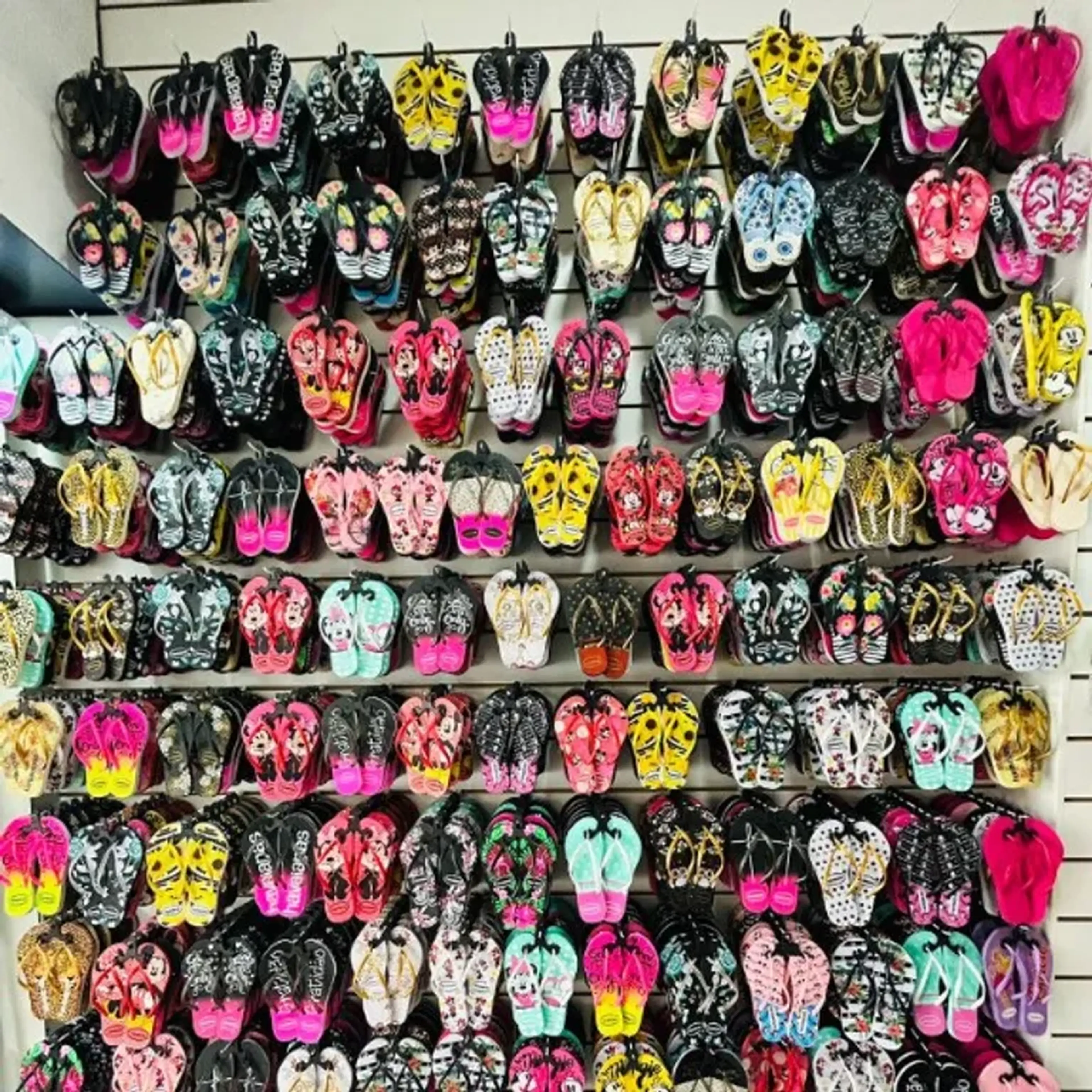 chinelo no varejo imagem