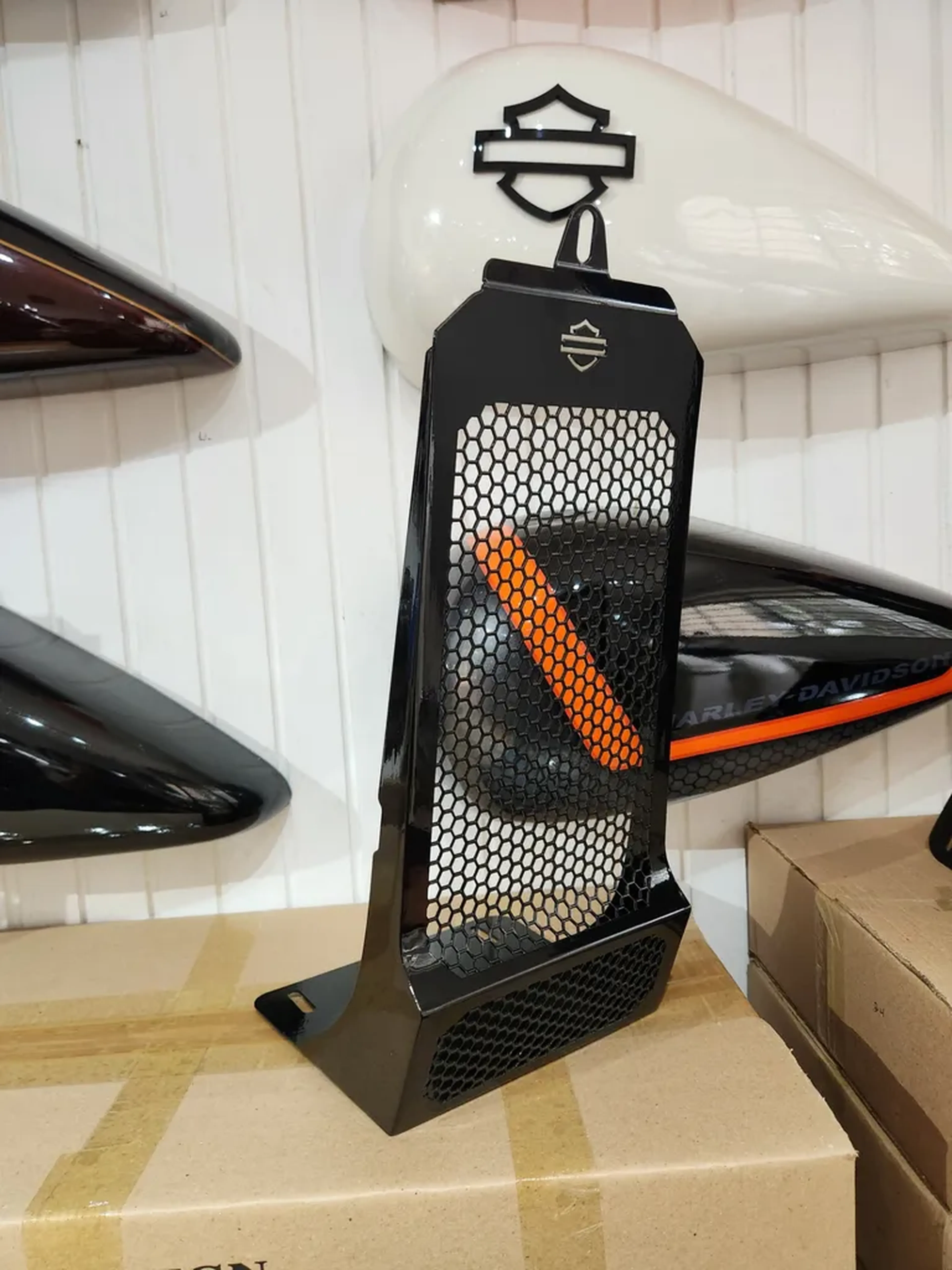 Protetor de Radiador Modelo Softail 2018 até 2026. Modelo Slim imagem