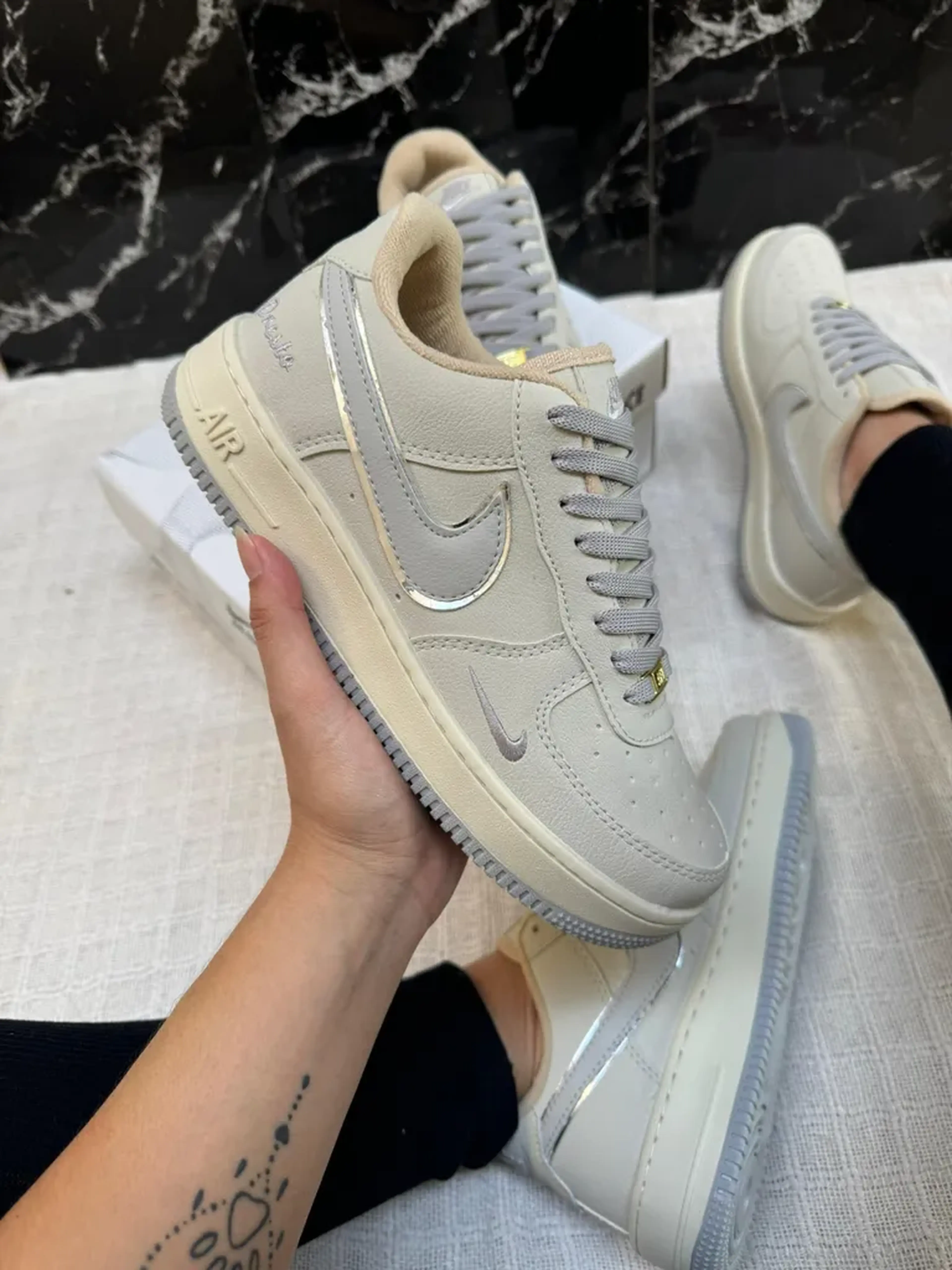 TÊNIS NIKE AIR FORCE GELO CINZA imagem
