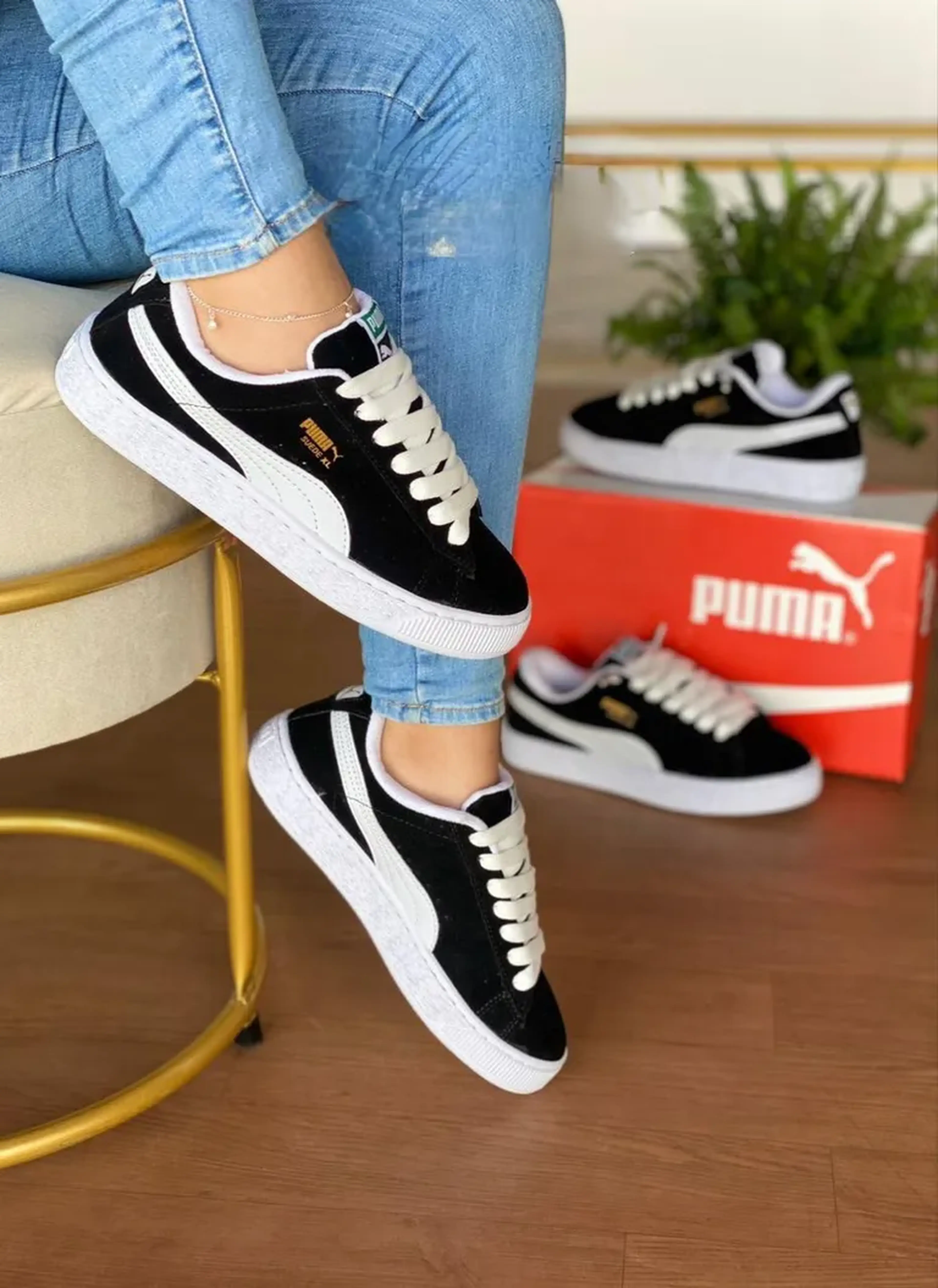 Tenis Puma Preto com Branco imagem
